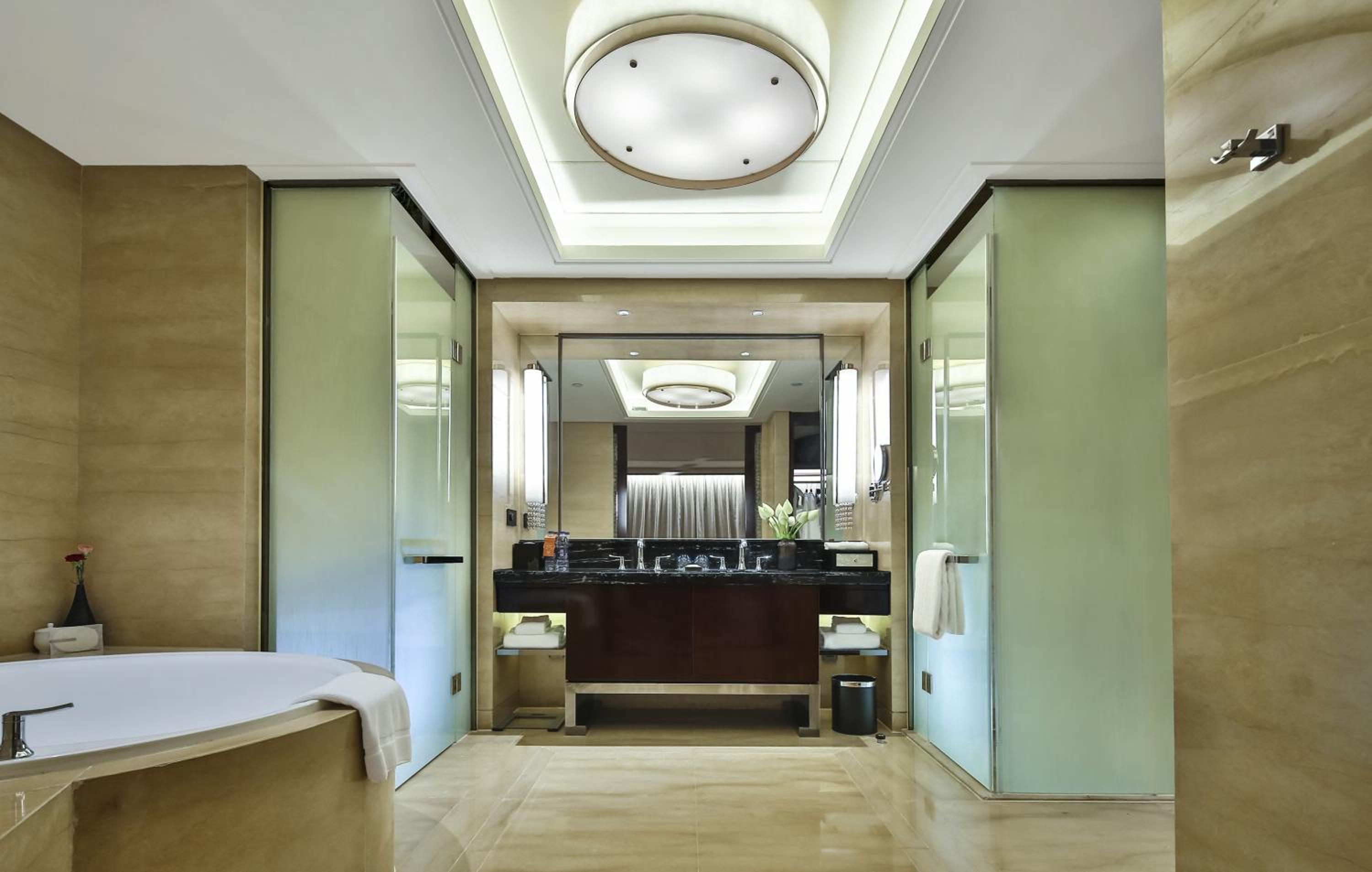 One-Bedroom Suite with Living and Dining Area - Photo 4