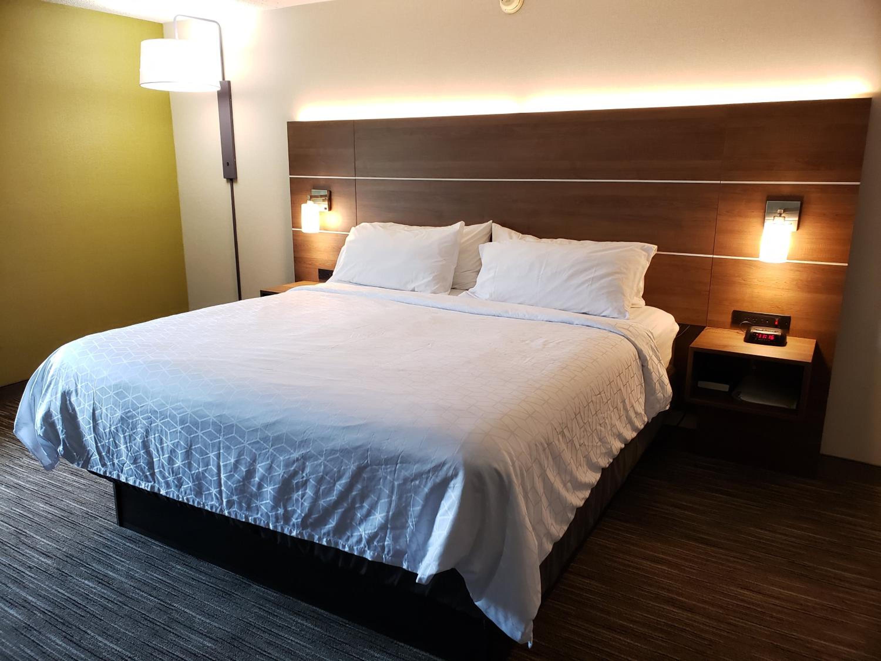 Standard King Room - Photo 1