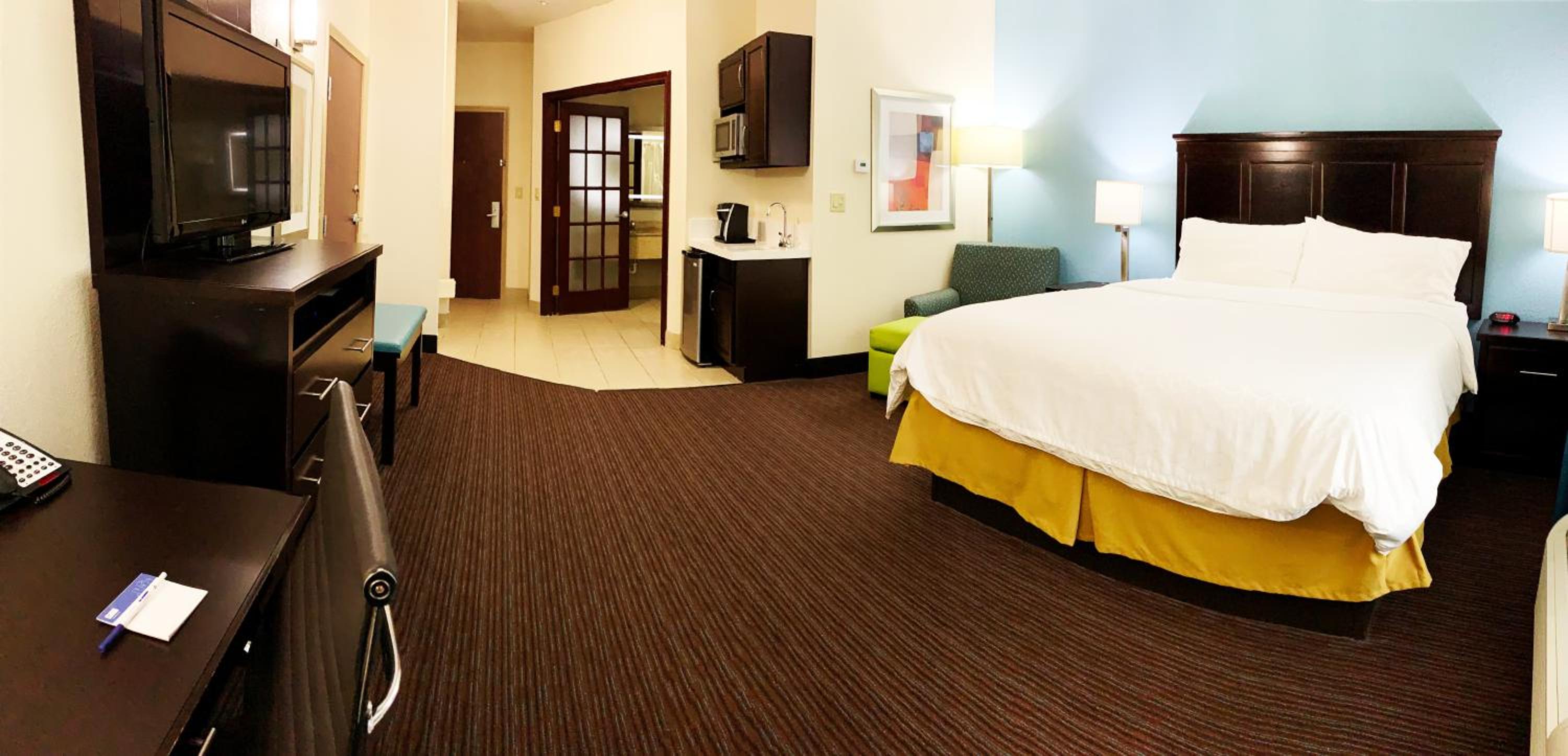 Junior King Suite - Photo 2