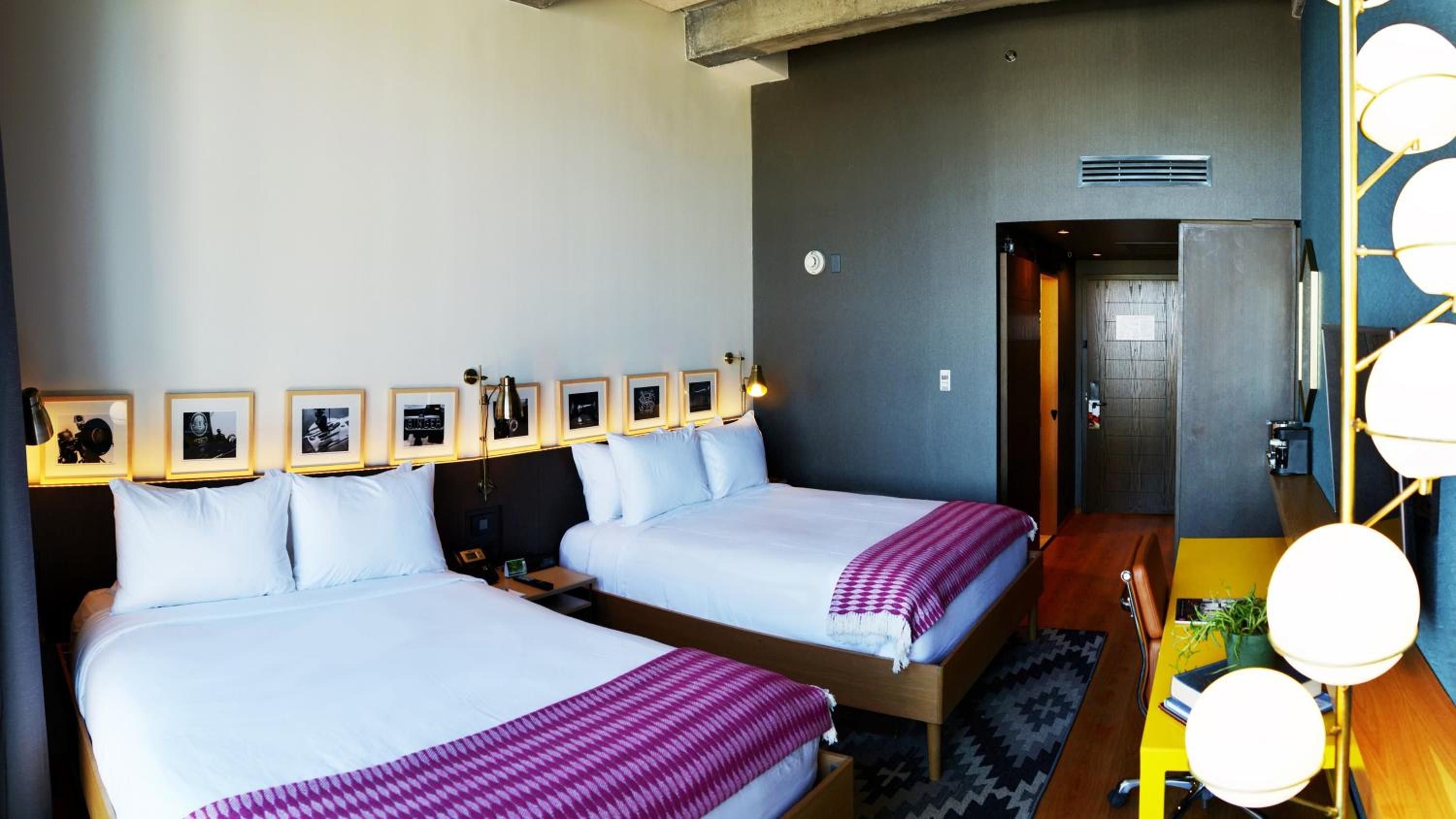 Standard Room with Two Queen Beds photo 3