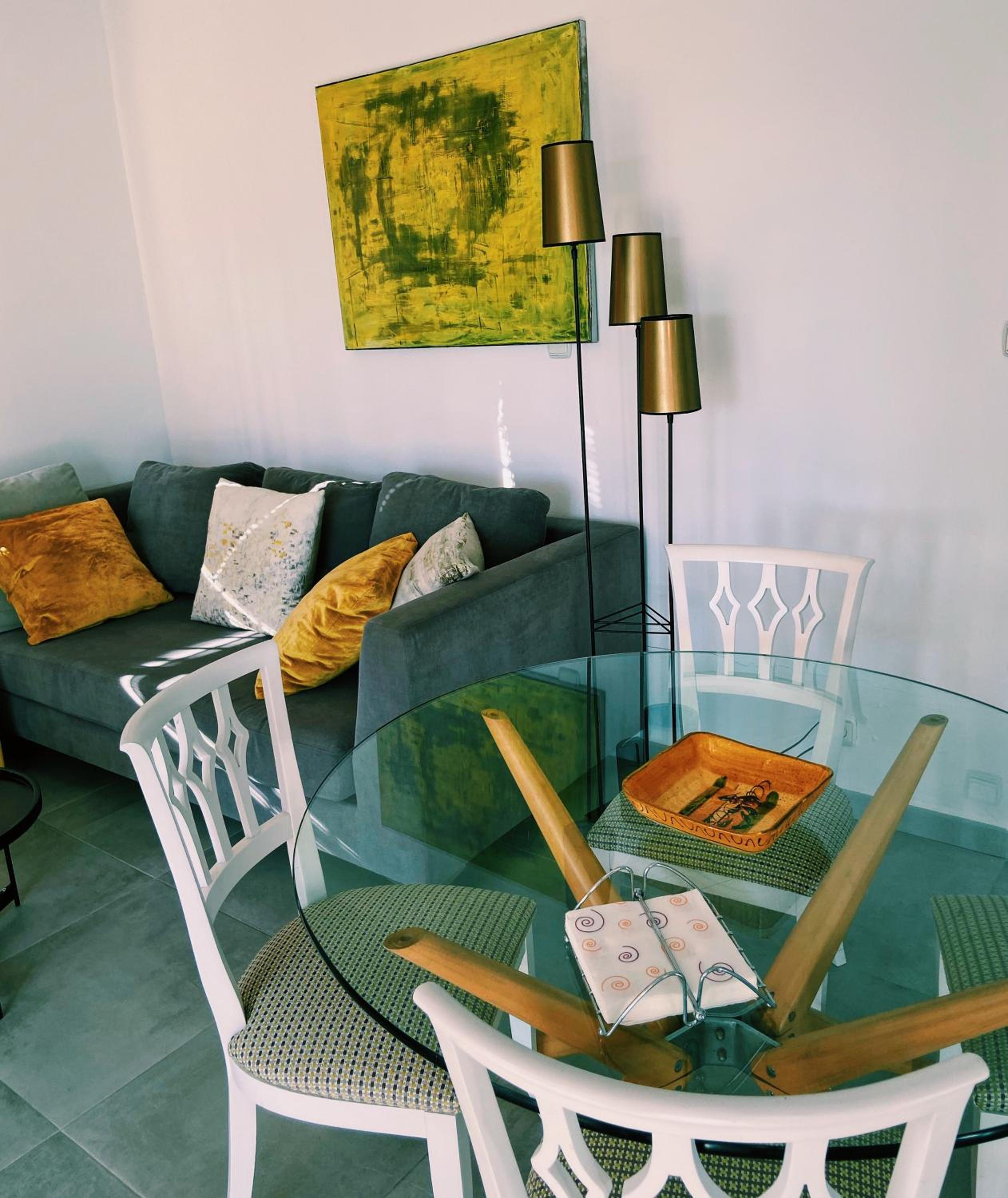 2 Bedroom Apartment with Sea View - Photo 19