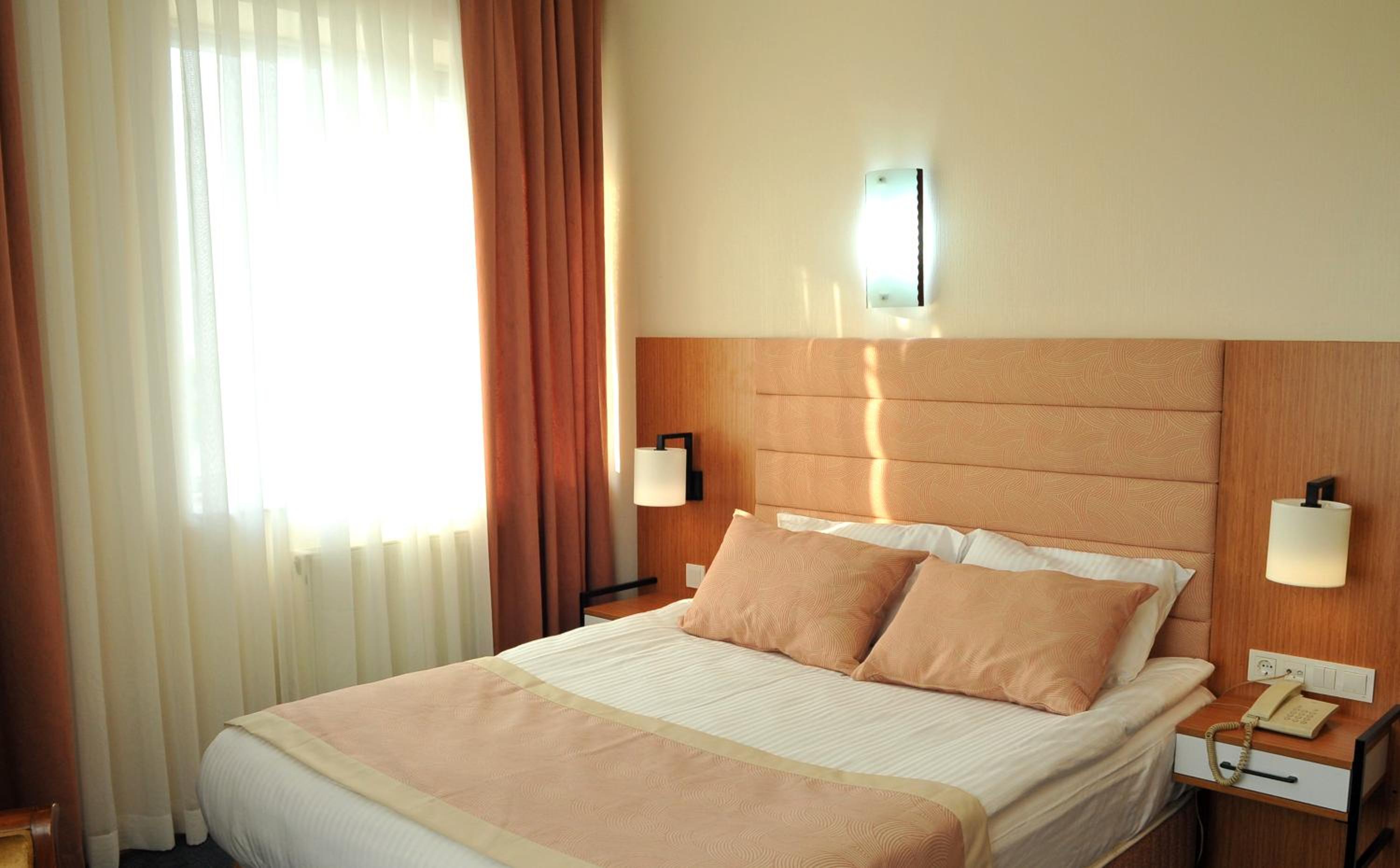 Standard Suite - Photo 12
