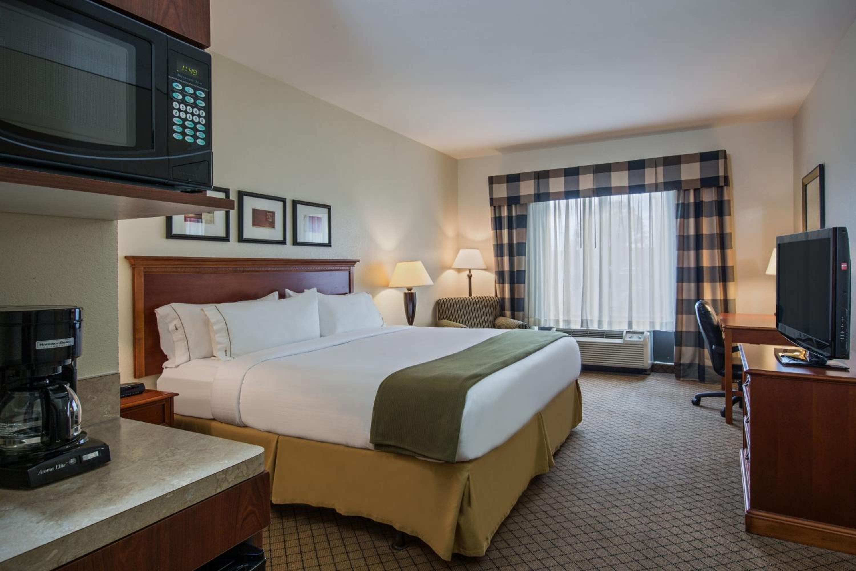 Standard King Room - Photo 1