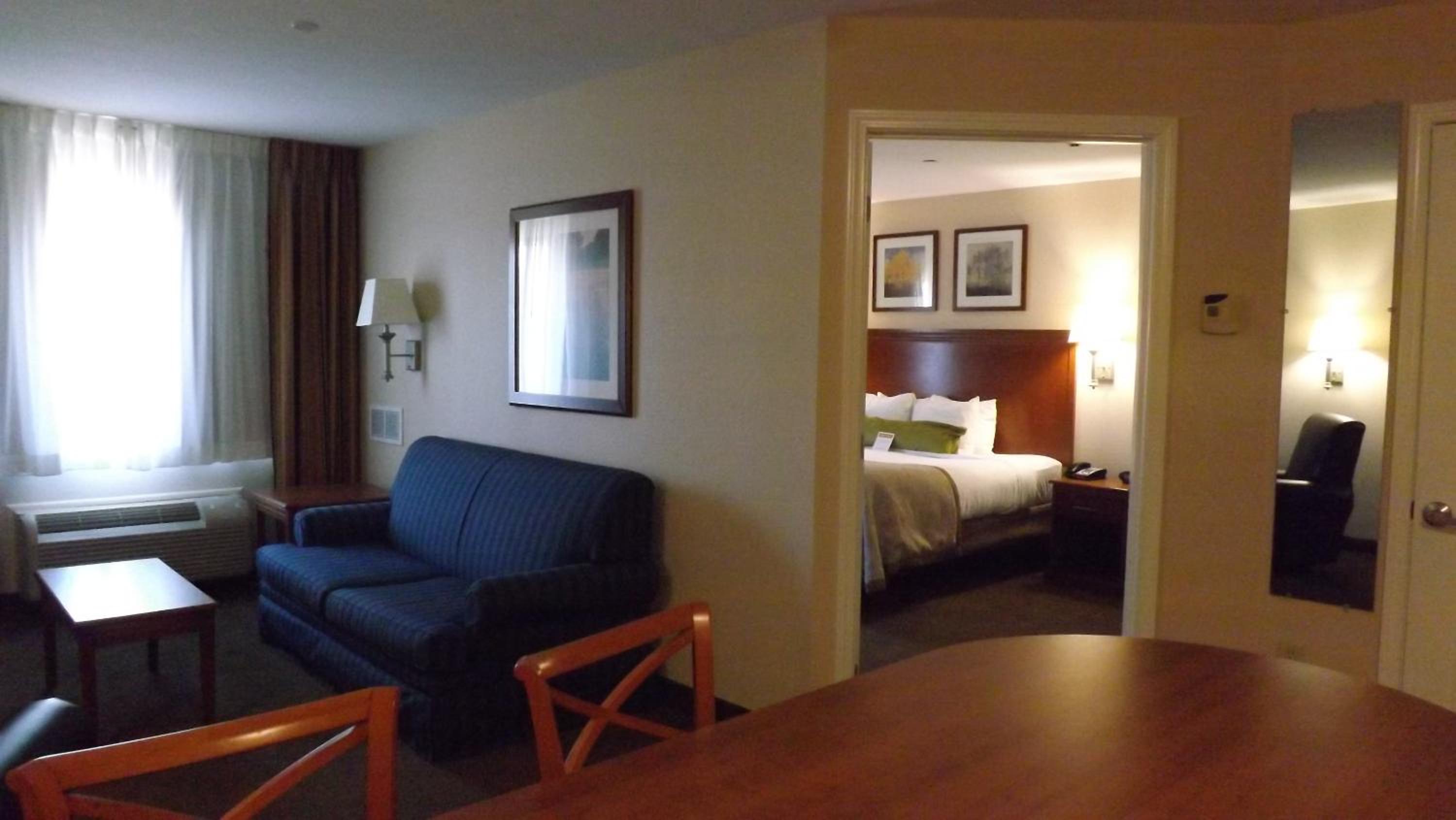 One-Bedroom King Suite - Photo 2