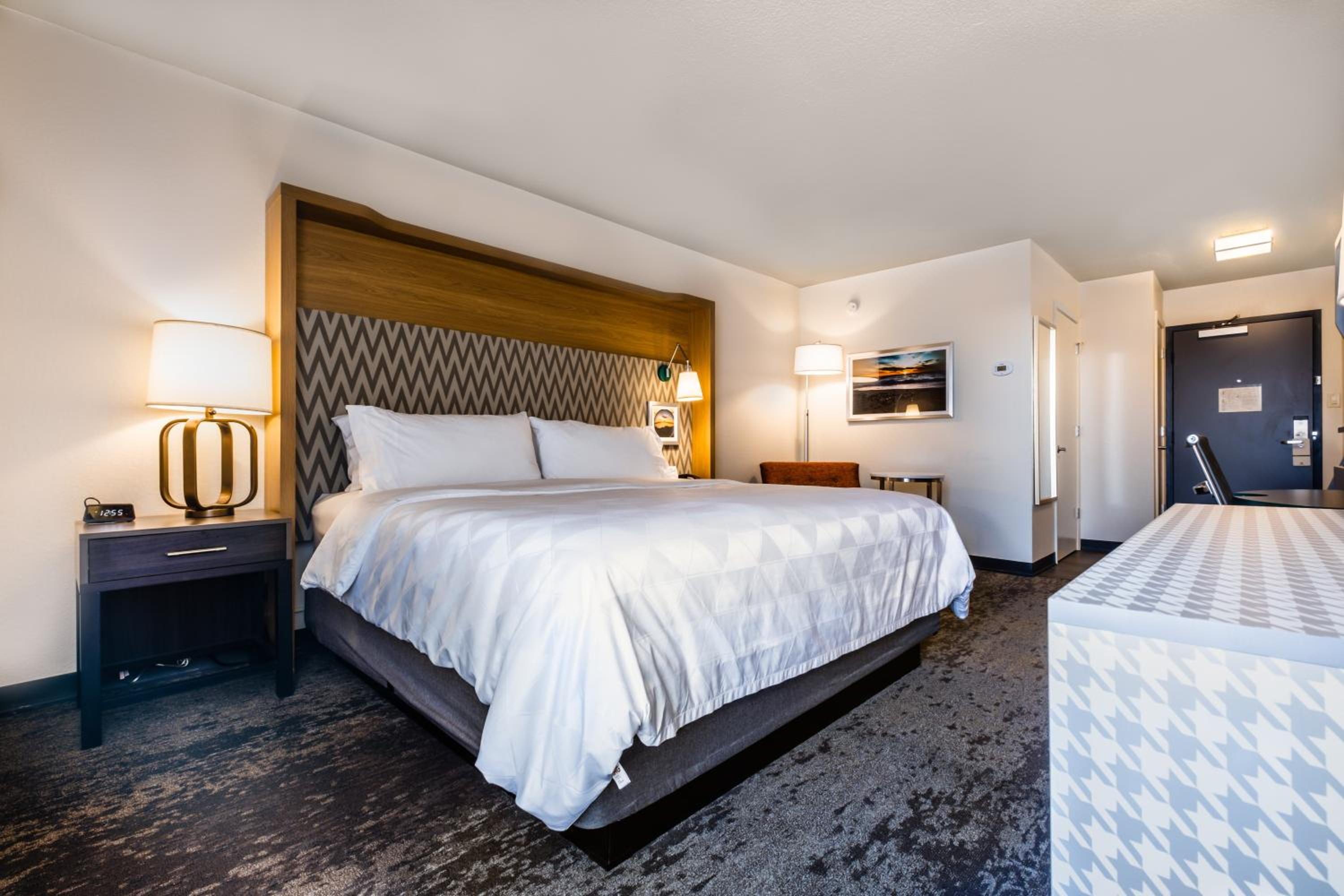 Standard King Room - Photo 1