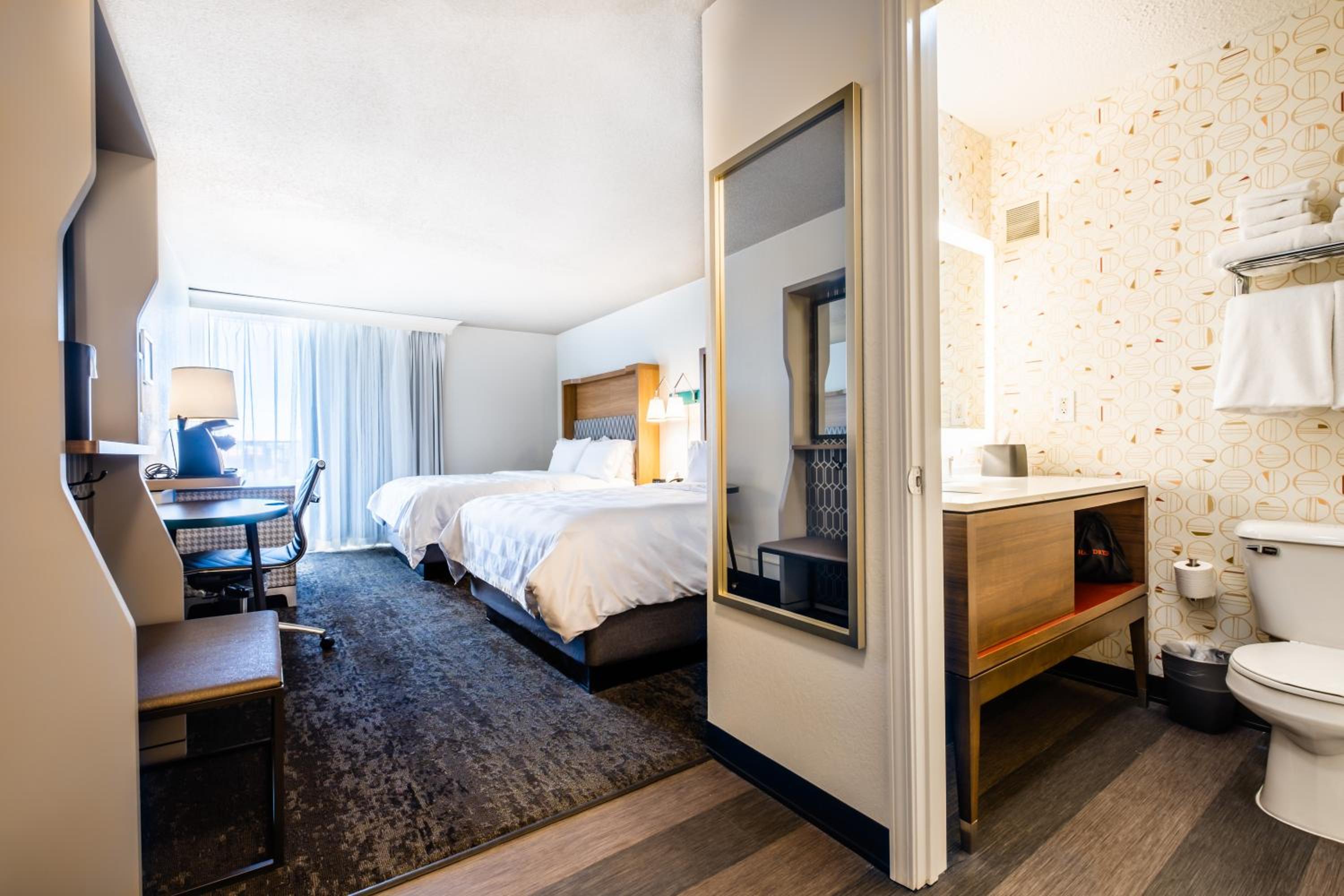 Standard Room with Two Queen Beds - Photo 1