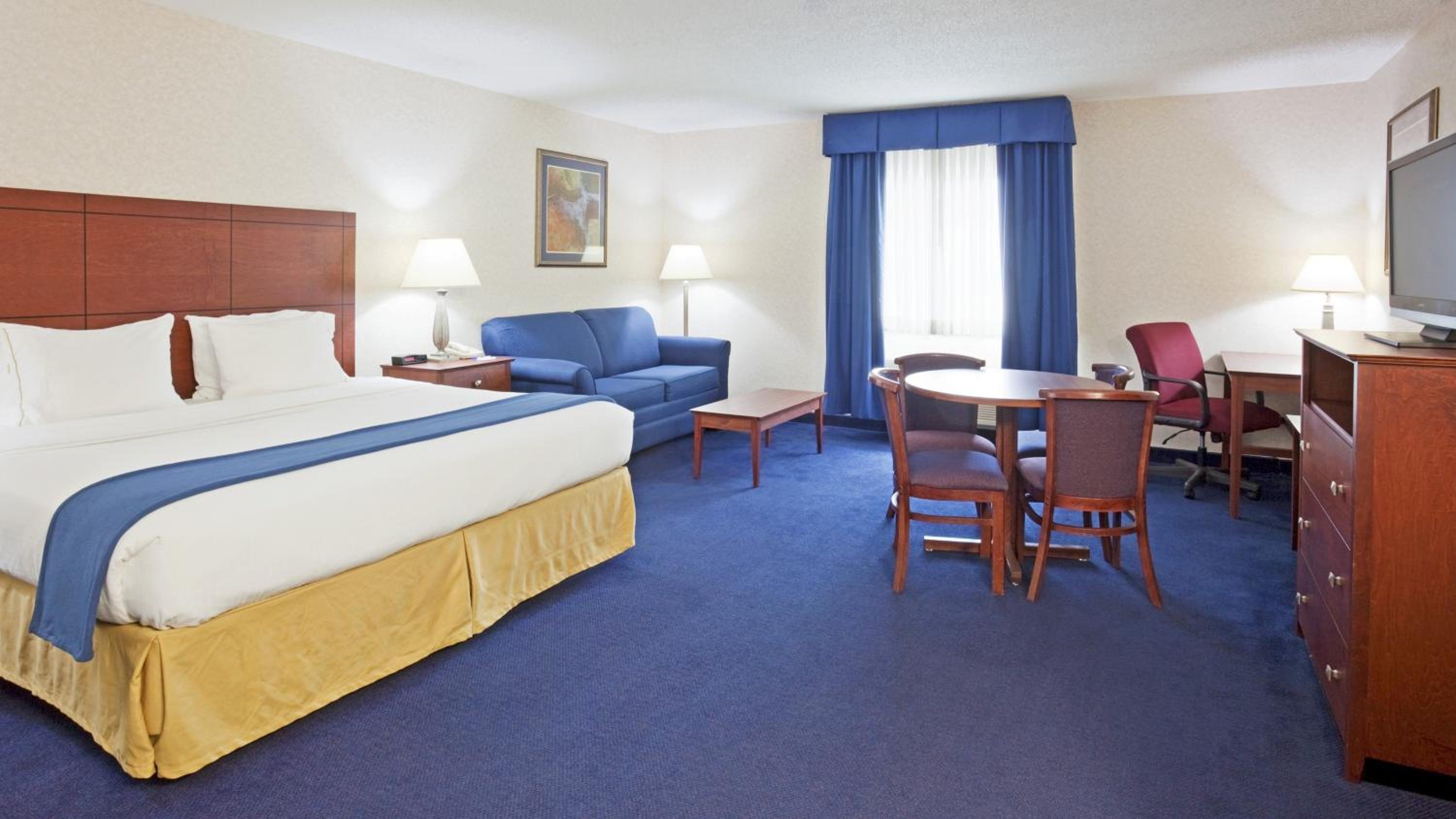 Standard King Room - Photo 2