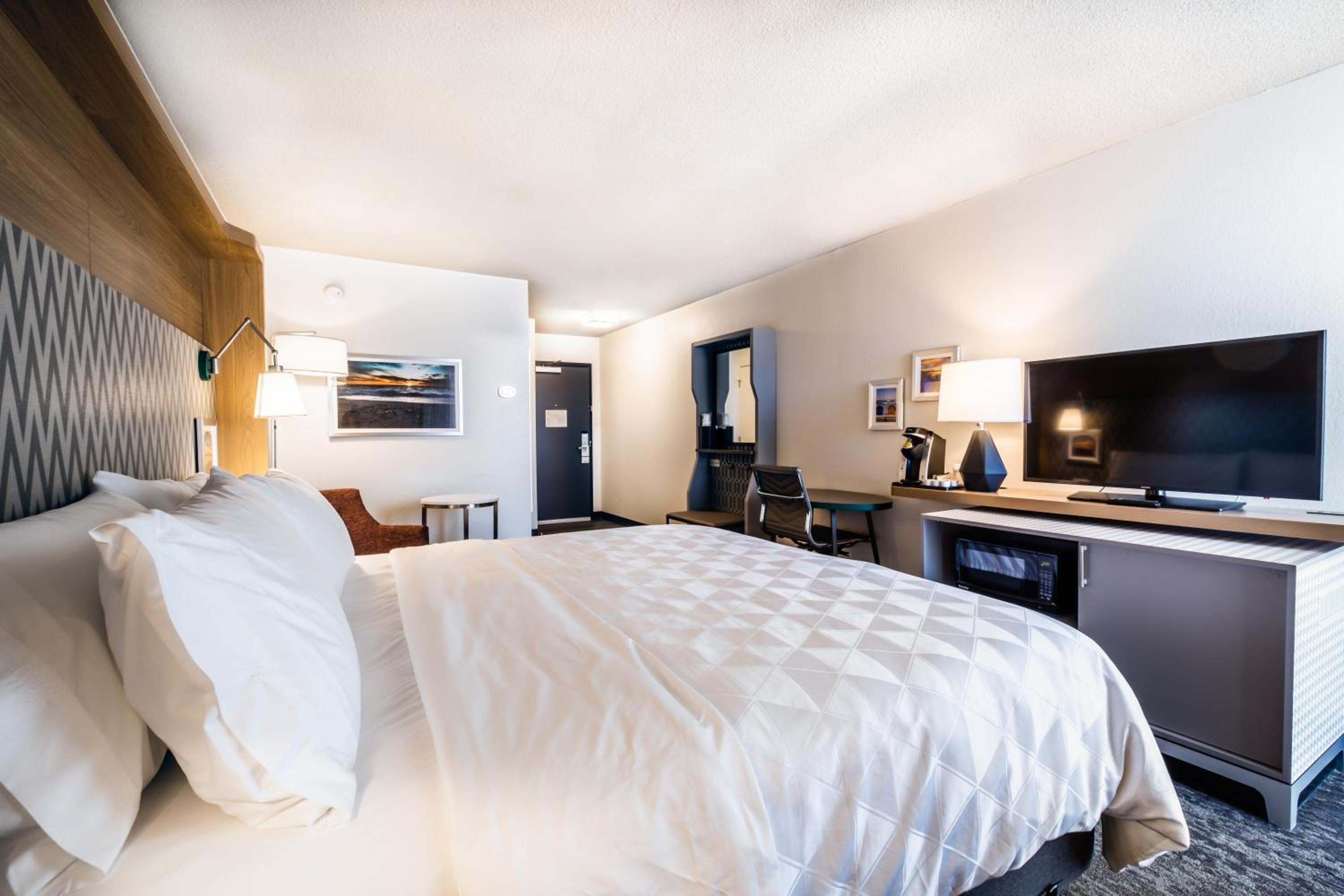 Standard King Room - Photo 2