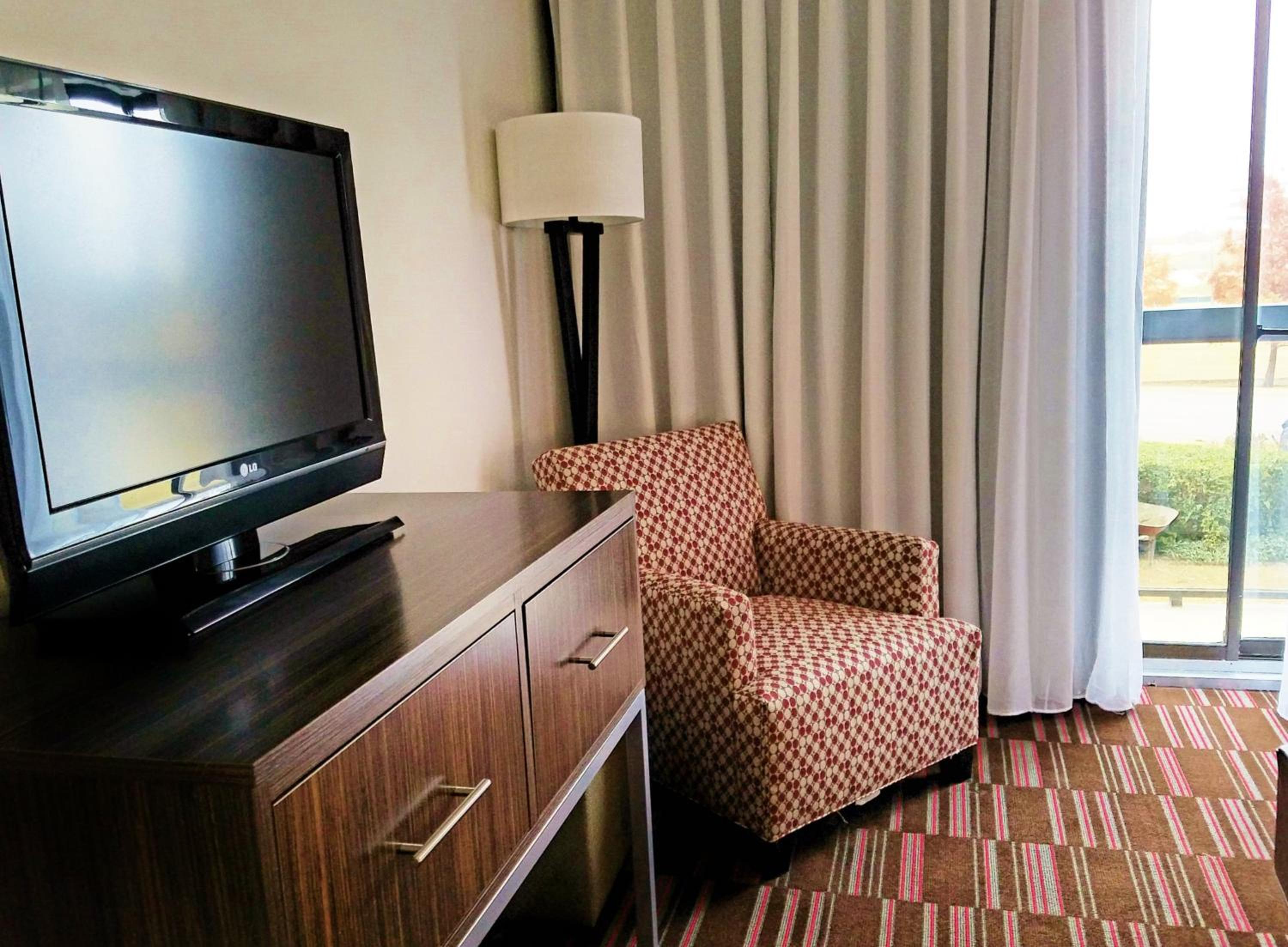 One-Bedroom Suite with Two Queen Beds and Balcony - Photo 1