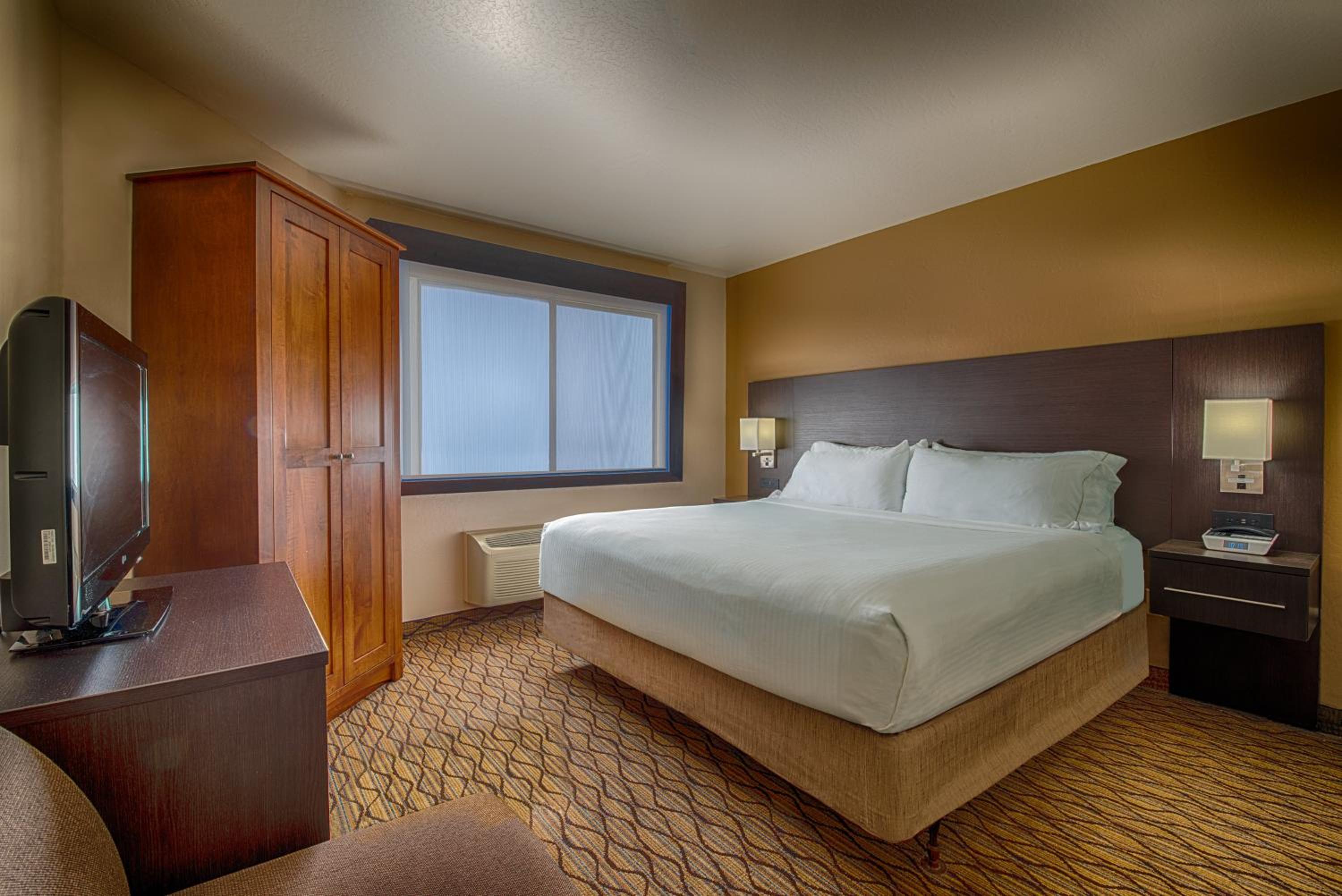 King Suite - Photo 2