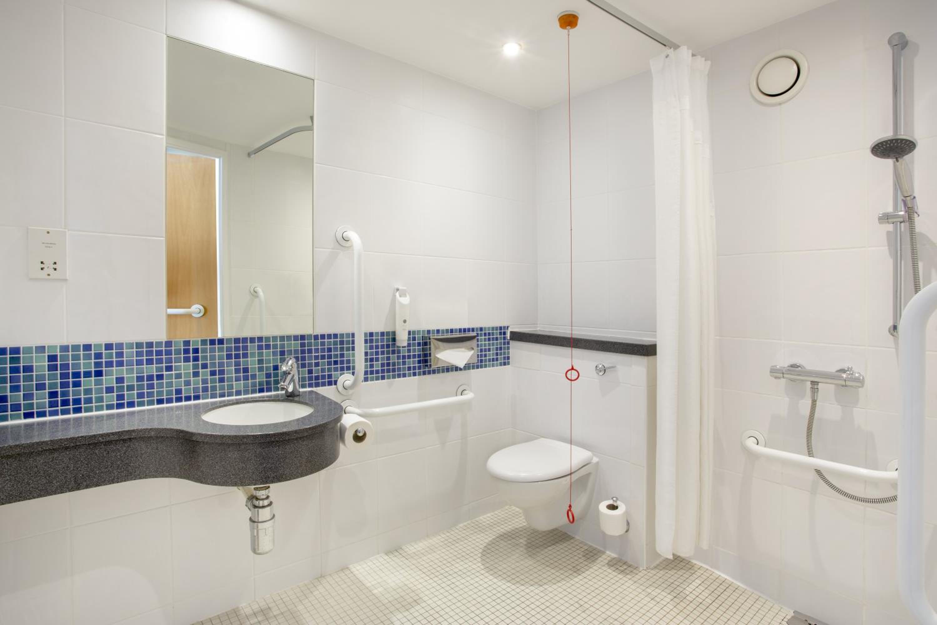 Standard Double Room with Free Hot Breakfast - Accessible - Photo 3