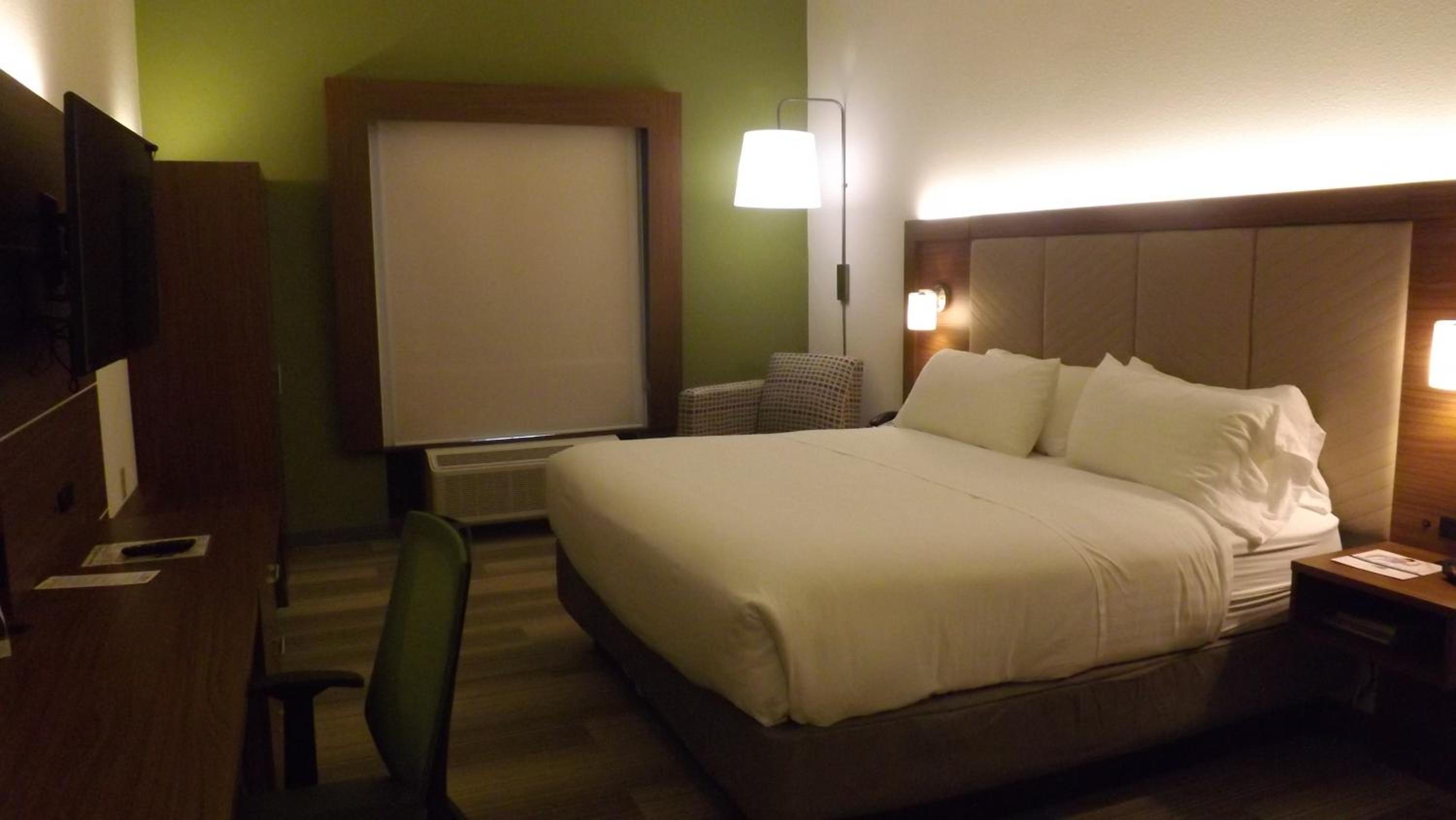 Standard King Room - Photo 1