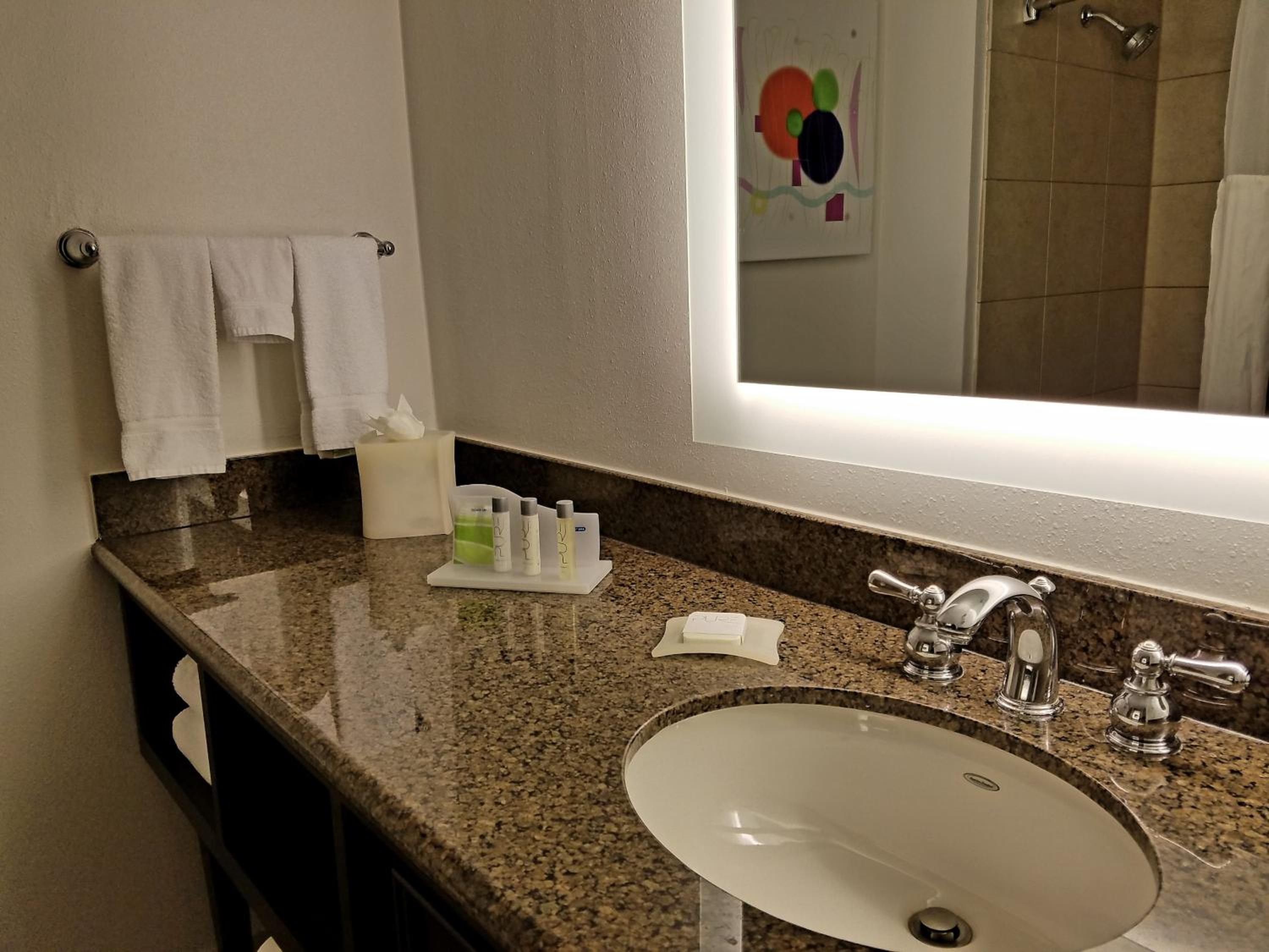 Standard King Room - Photo 1