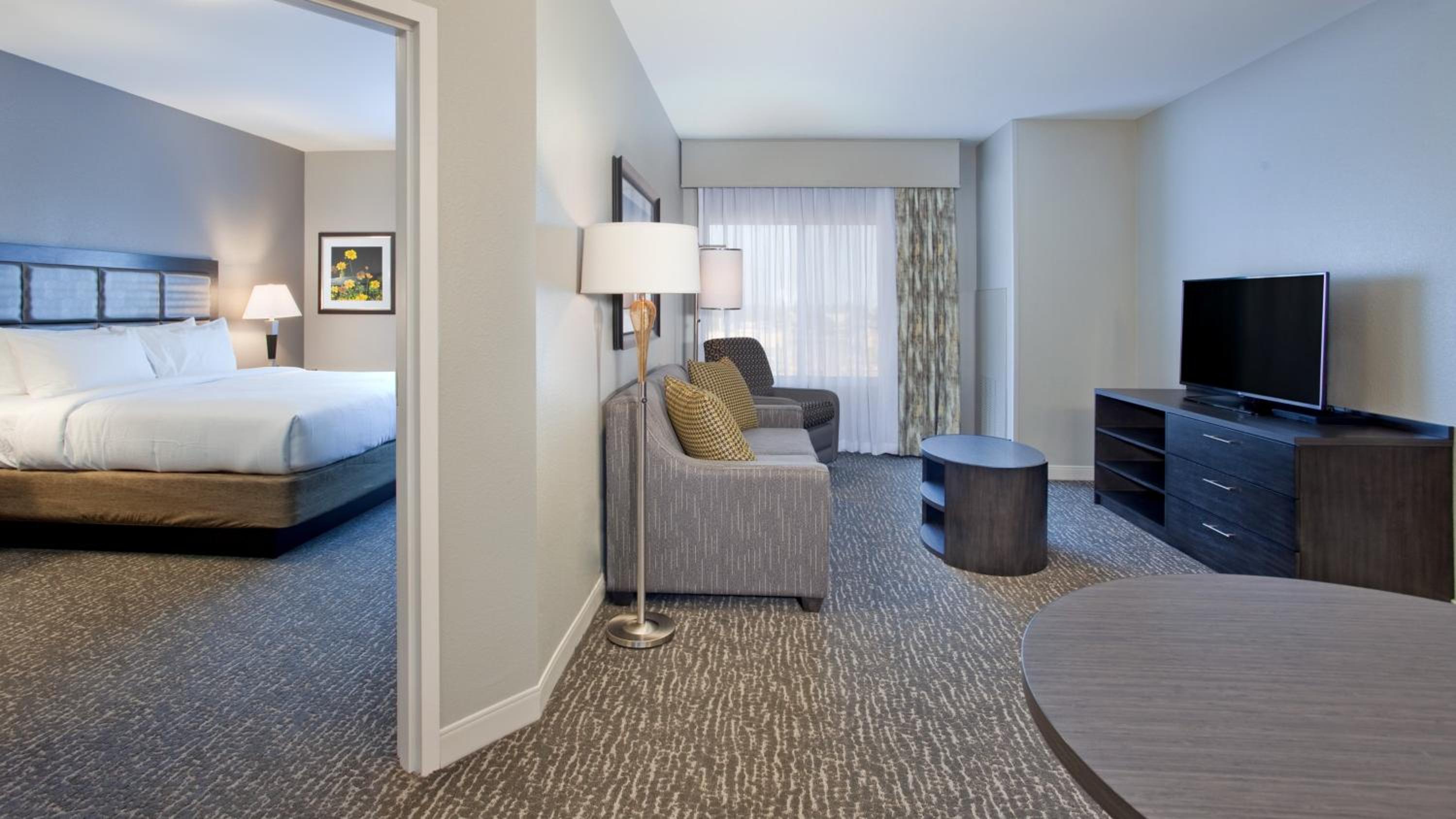 One-Bedroom Suite - Disability Access Hearing Accessible
