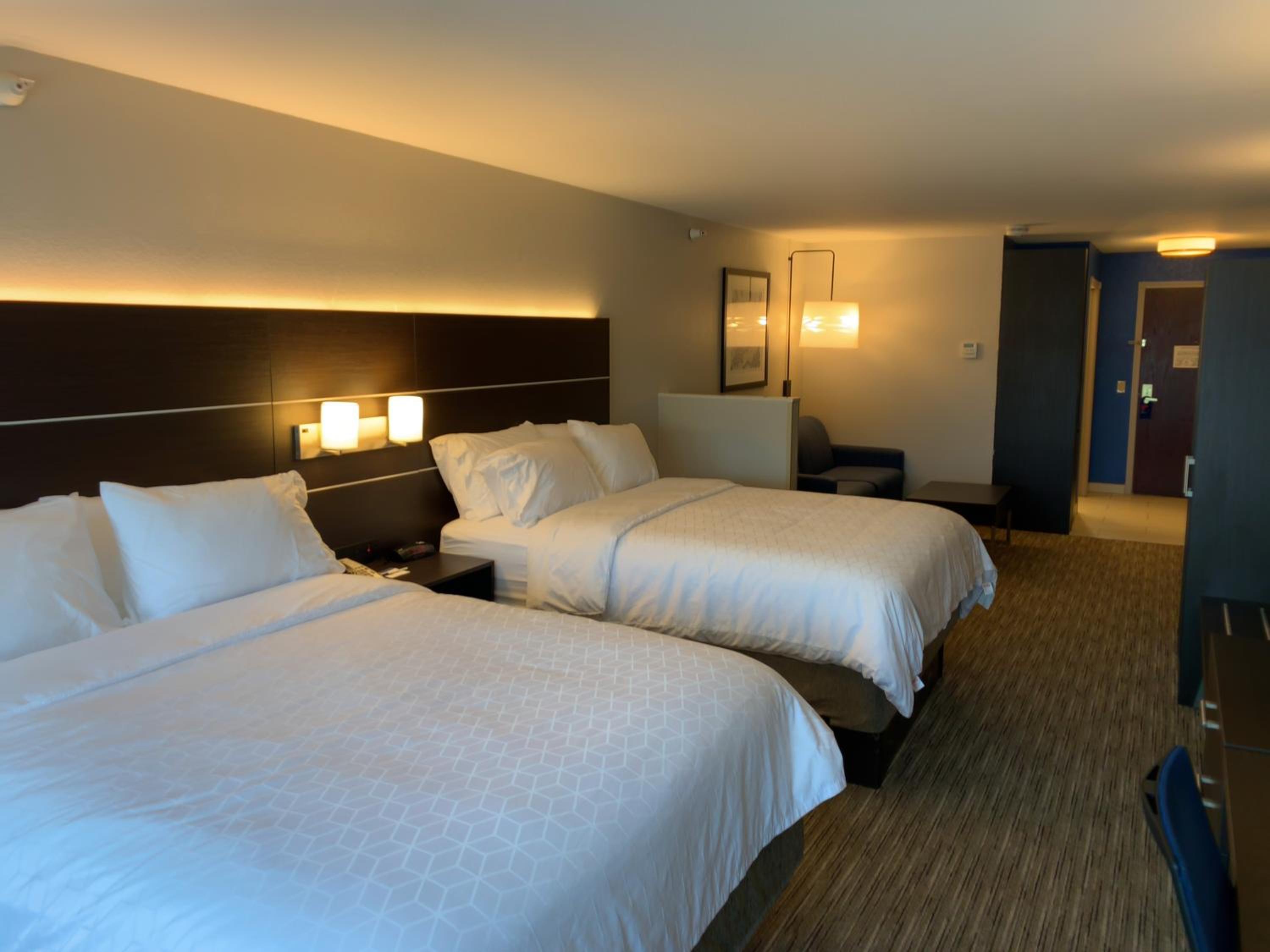 Suite with Two Queen Beds - Photo 1