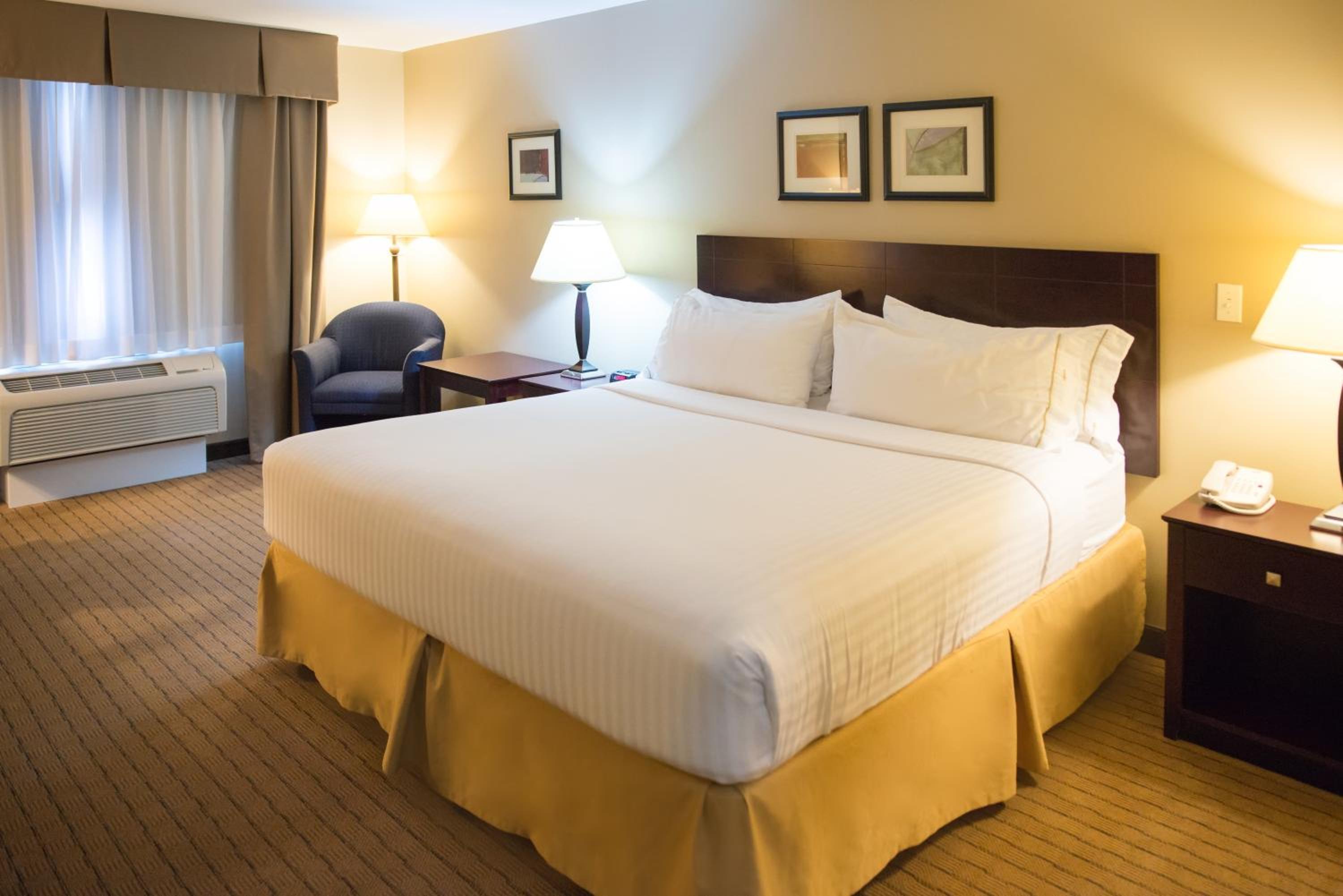 Standard King Room - Photo 2