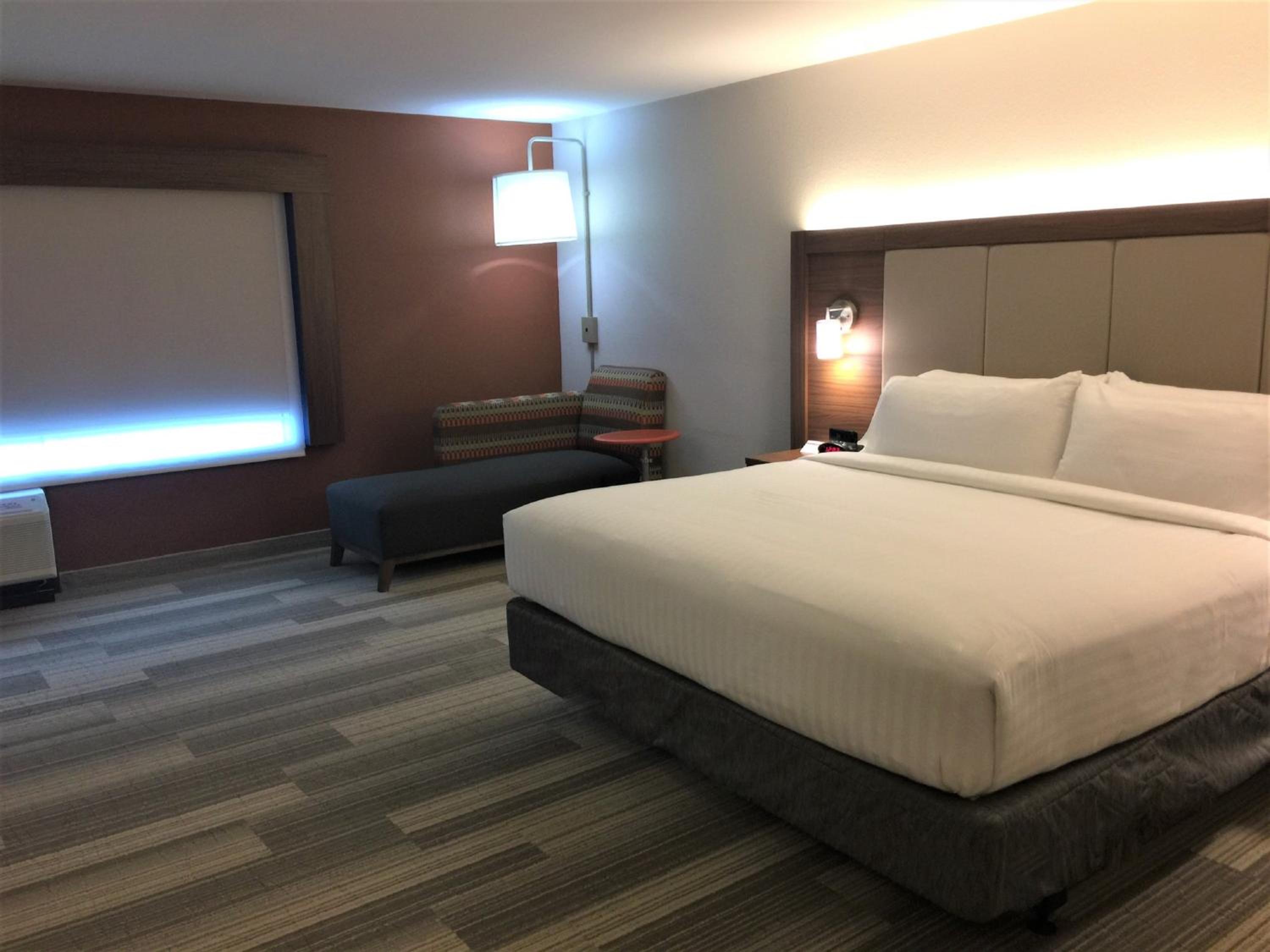 King Room - Hearing Accessible - Non-Smoking photo 3