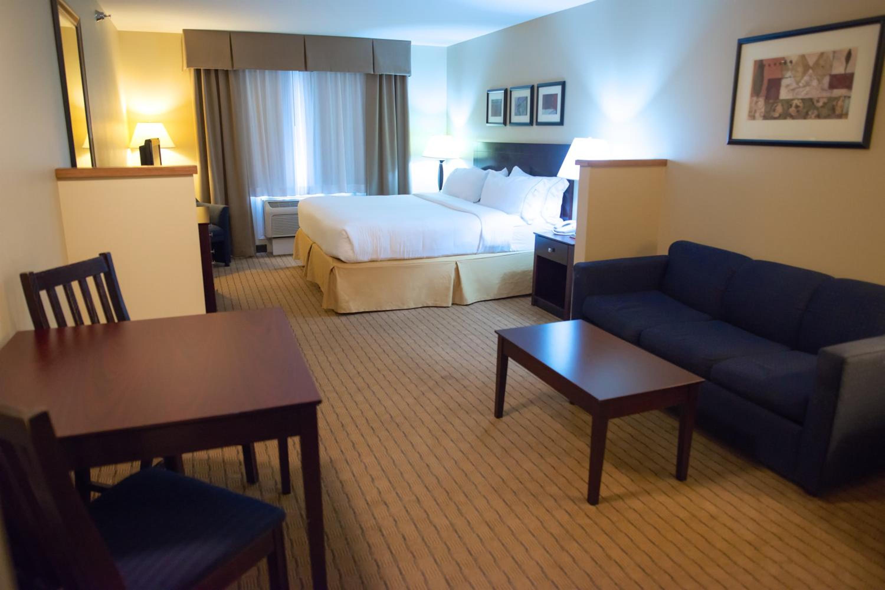 King Suite - Photo 1