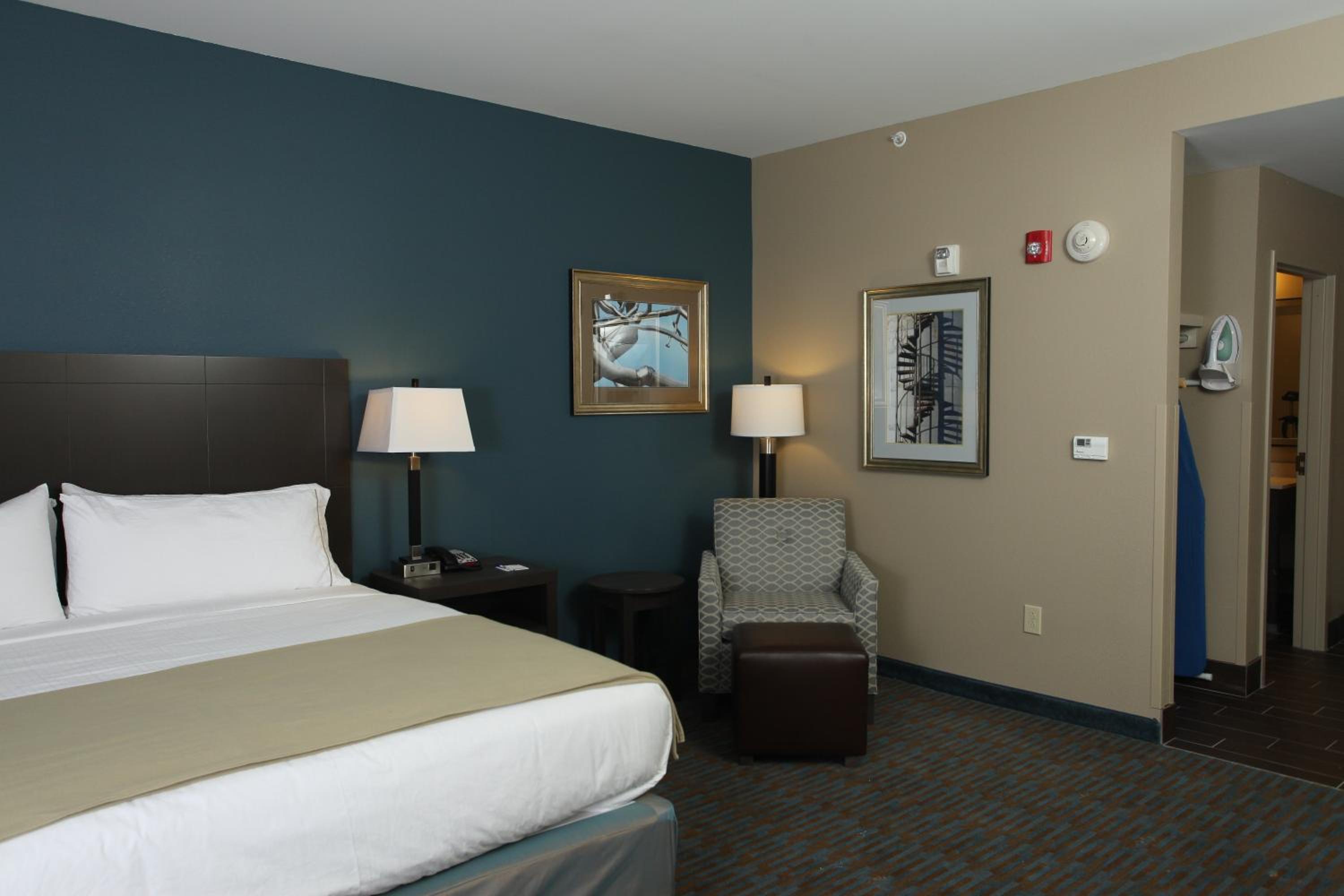 Standard King Room