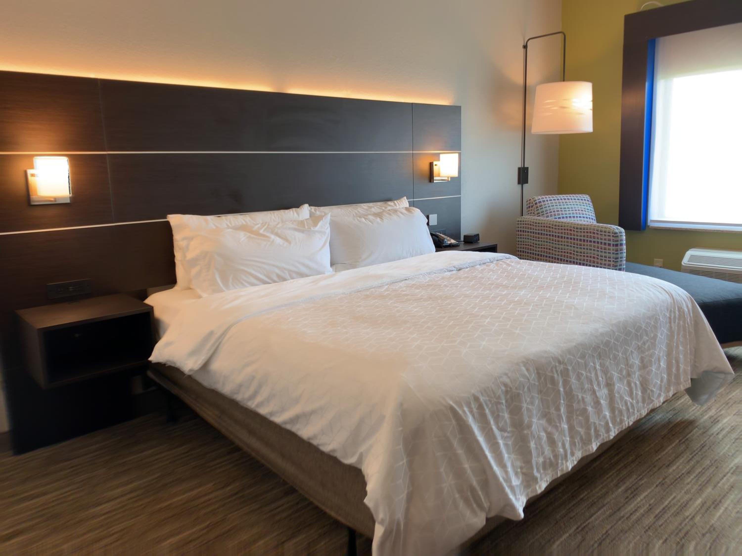 Standard King Room - Photo 2