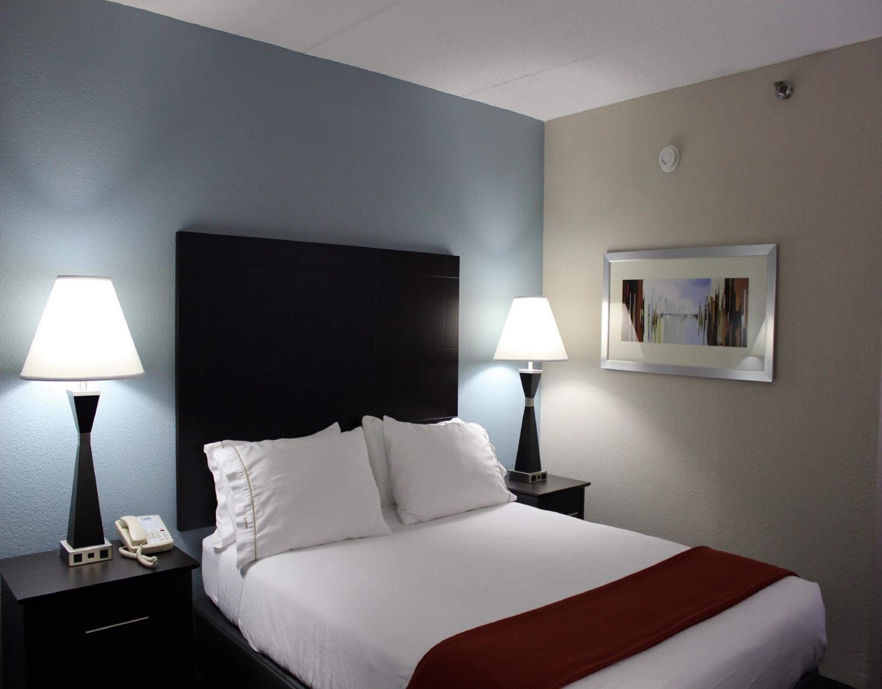 Standard Queen Room - Photo 1