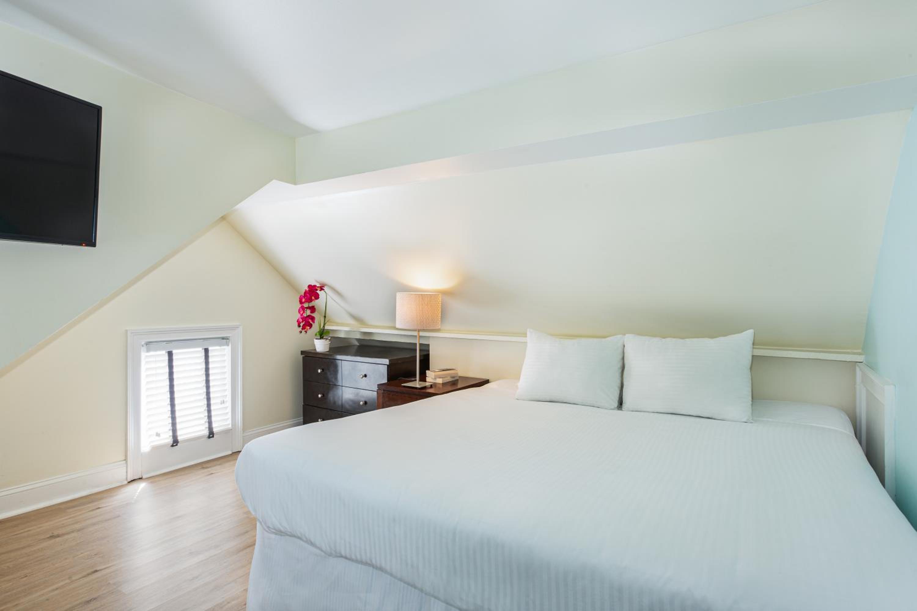 Private Loft Suite