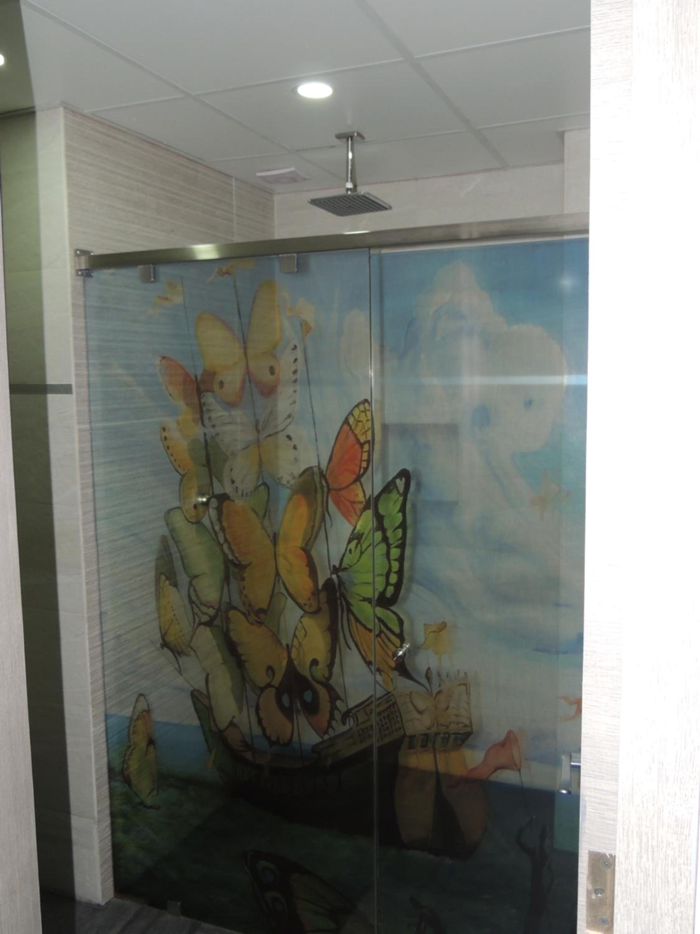 Deluxe Suite with Spa Bath photo 2