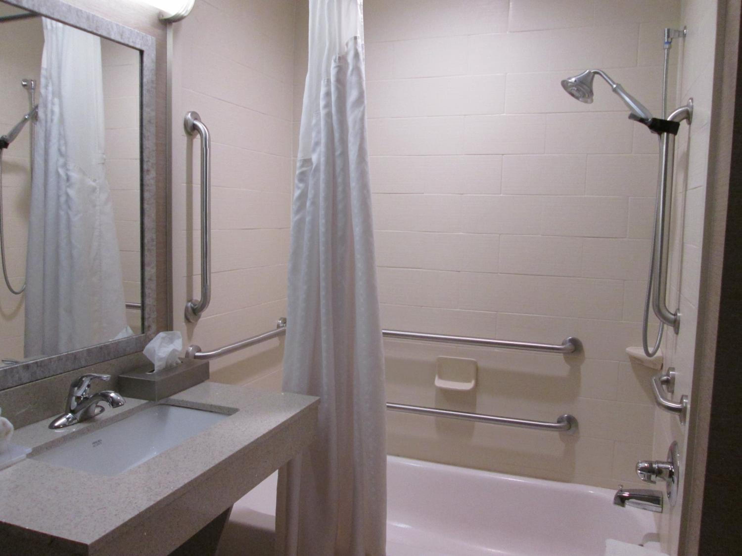 King Room - Mobility Access/Hearing Accessible - Photo 2