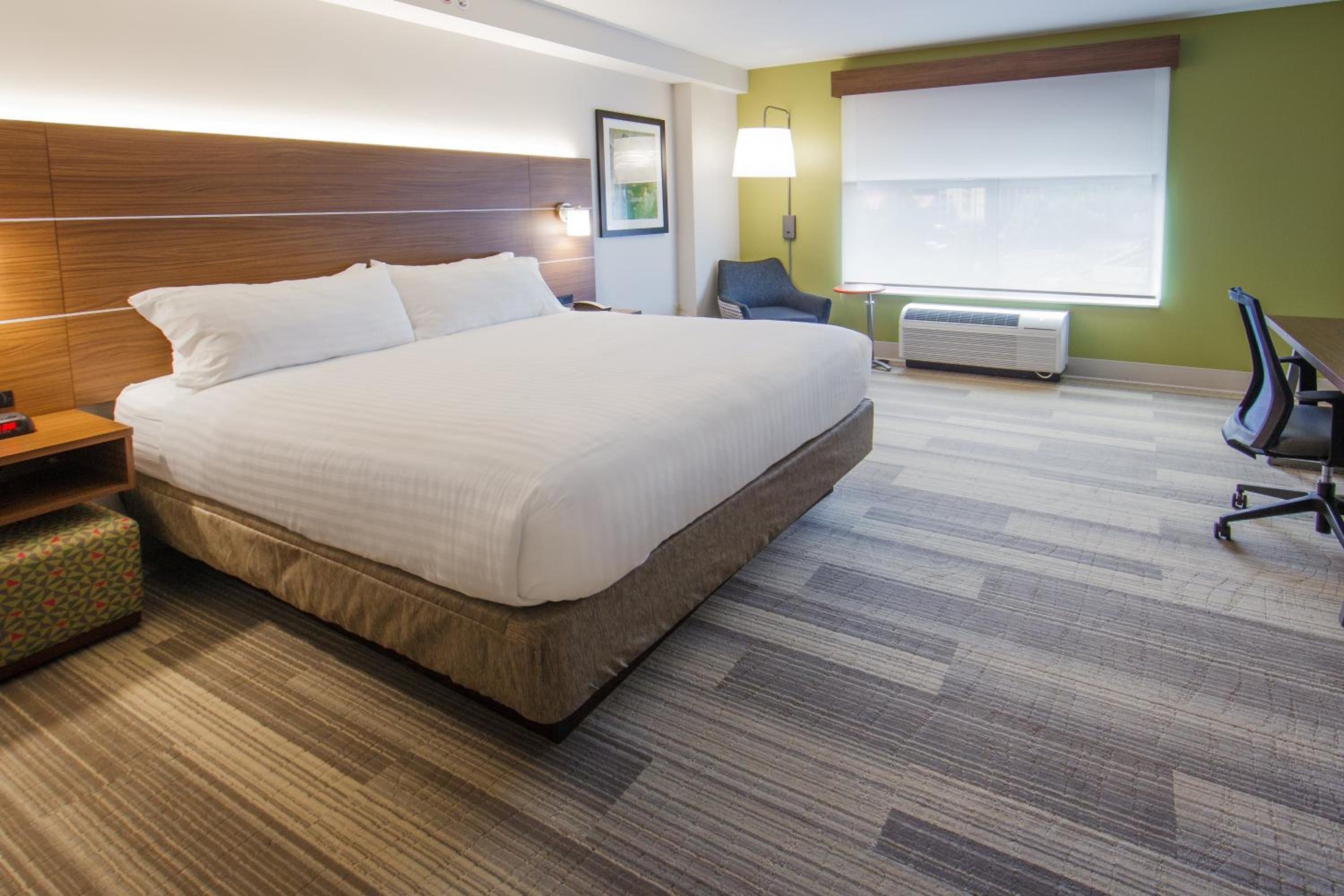 King Suite - Hearing Accessible/Non-Smoking photo 3