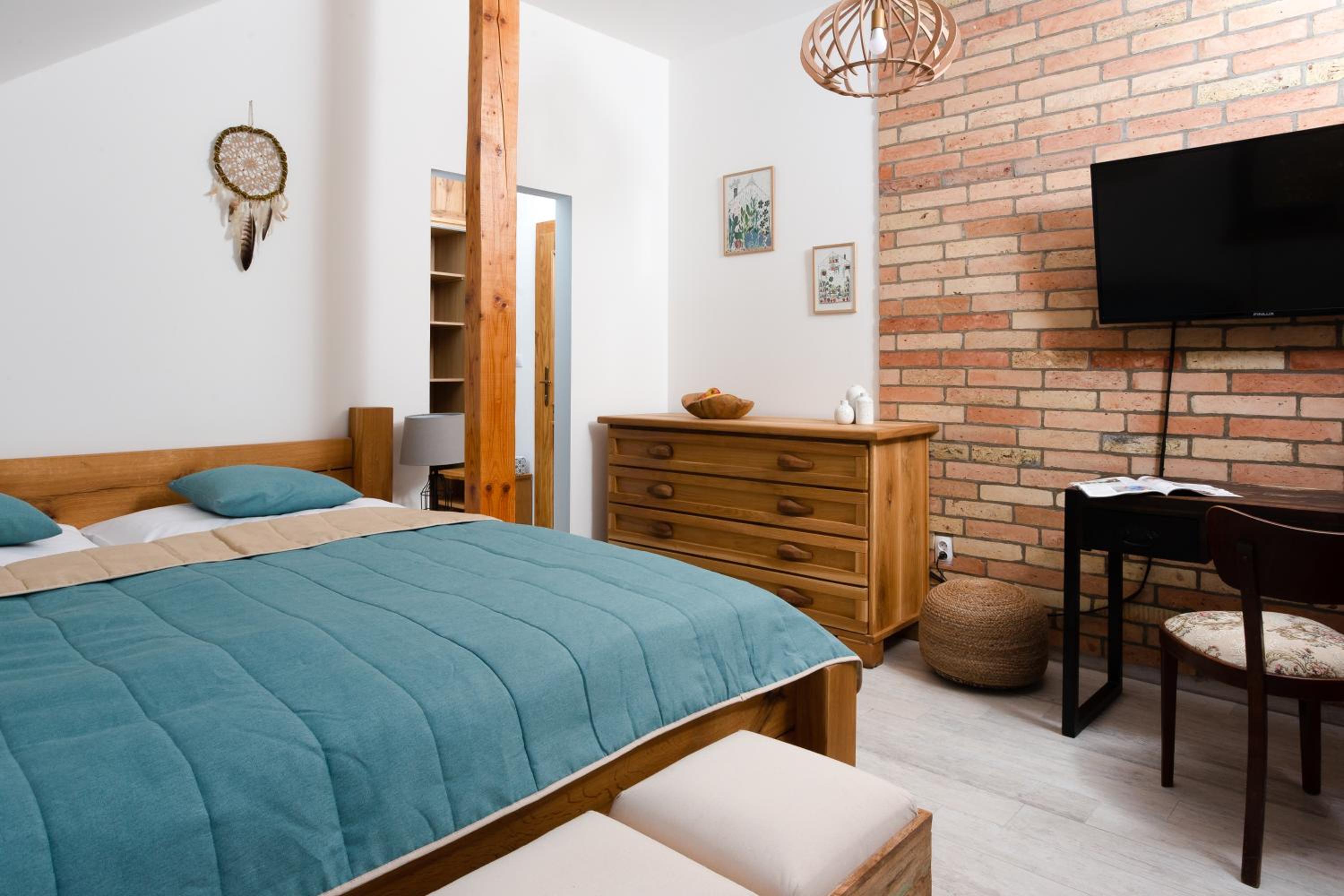Two-Bedroom Apartment - Photo 4