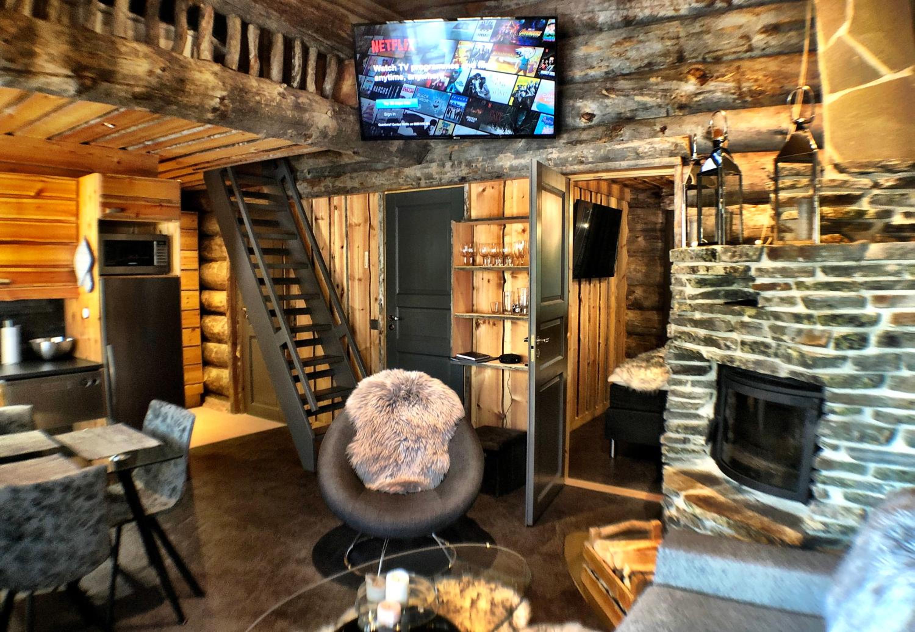Three-Bedroom House - Photo 39