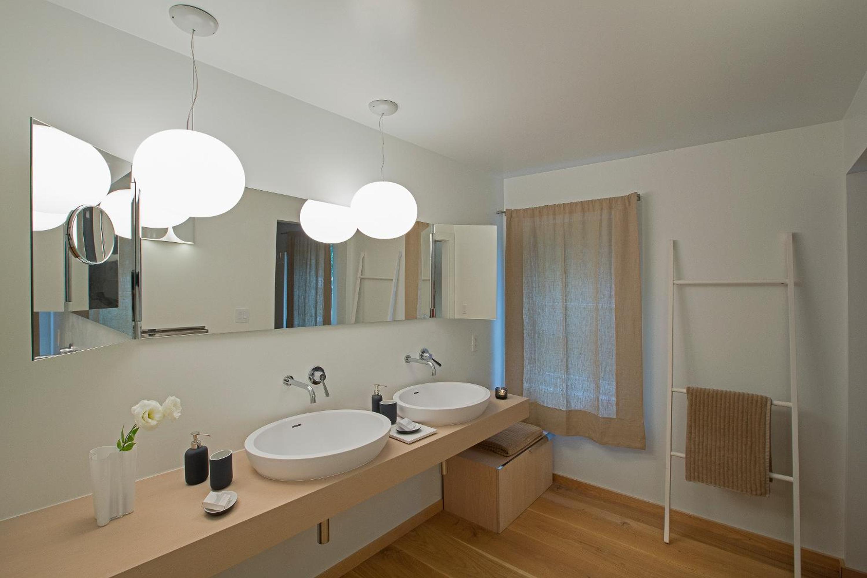 Deluxe King Suite - Photo 5