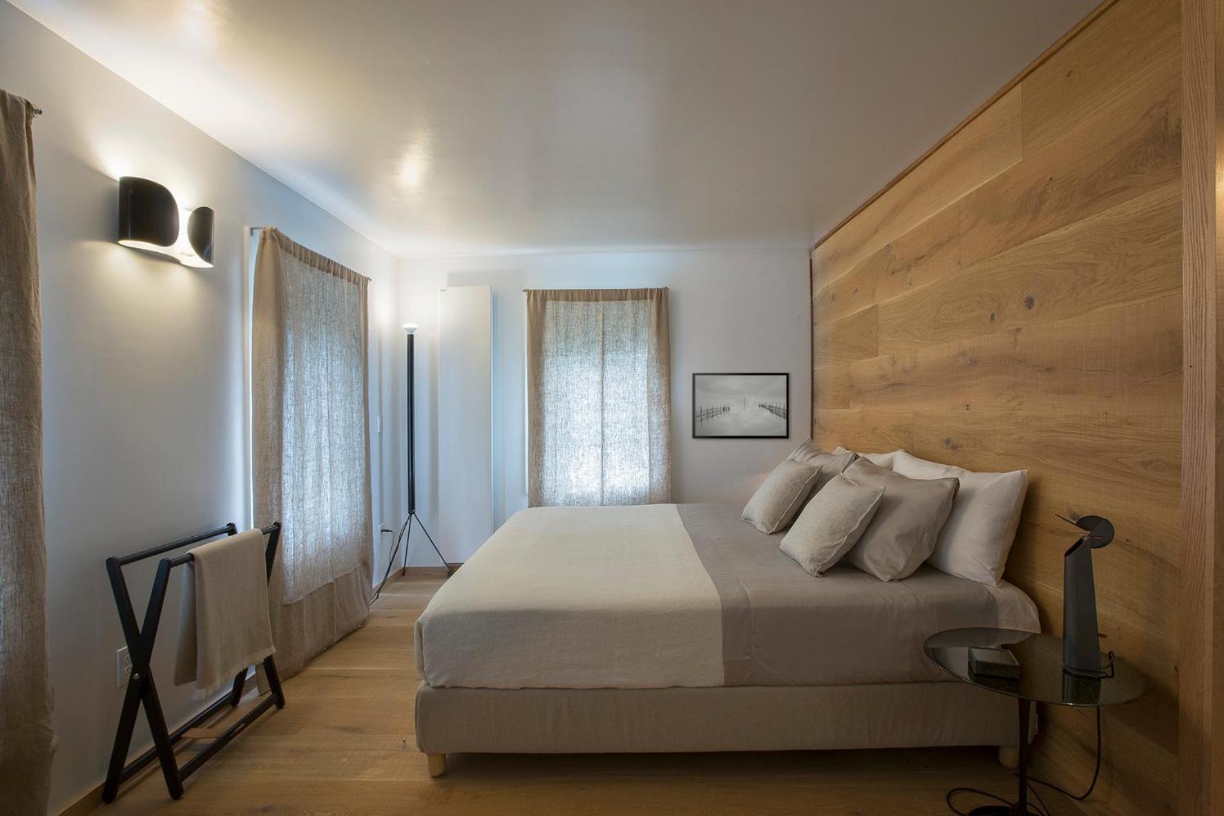 Deluxe King Suite - Photo 1