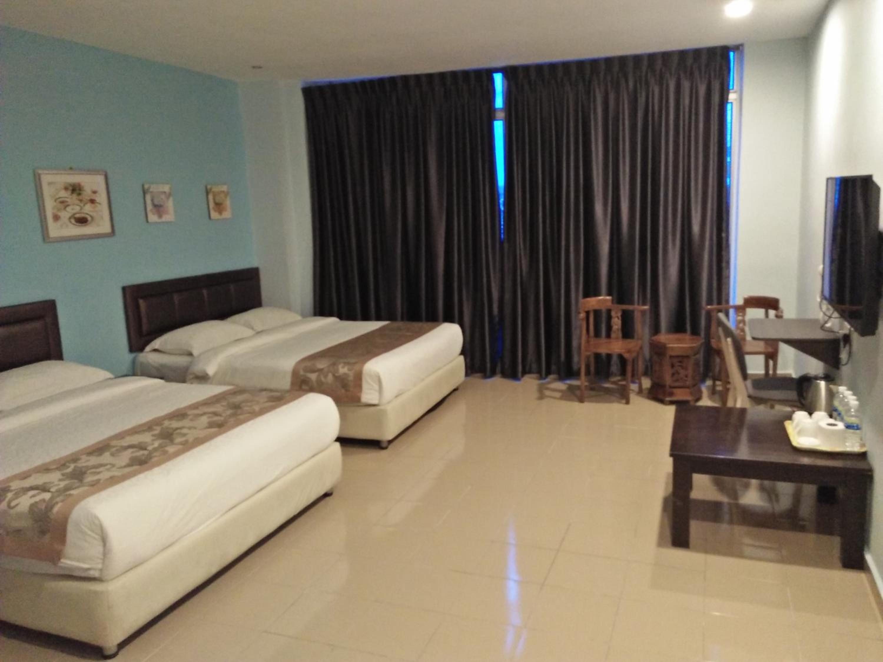Family Room photo 2