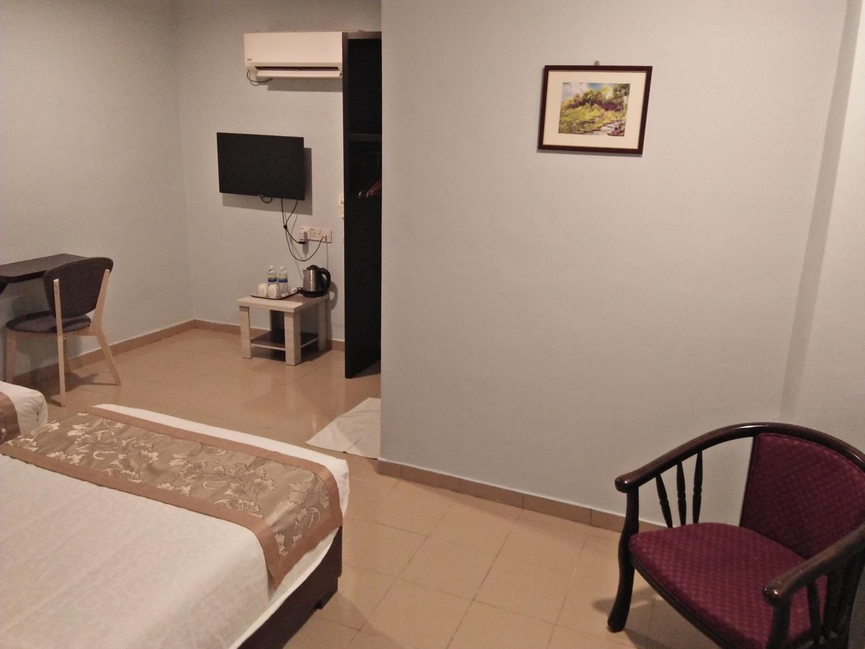 Standard Twin Room photo 3