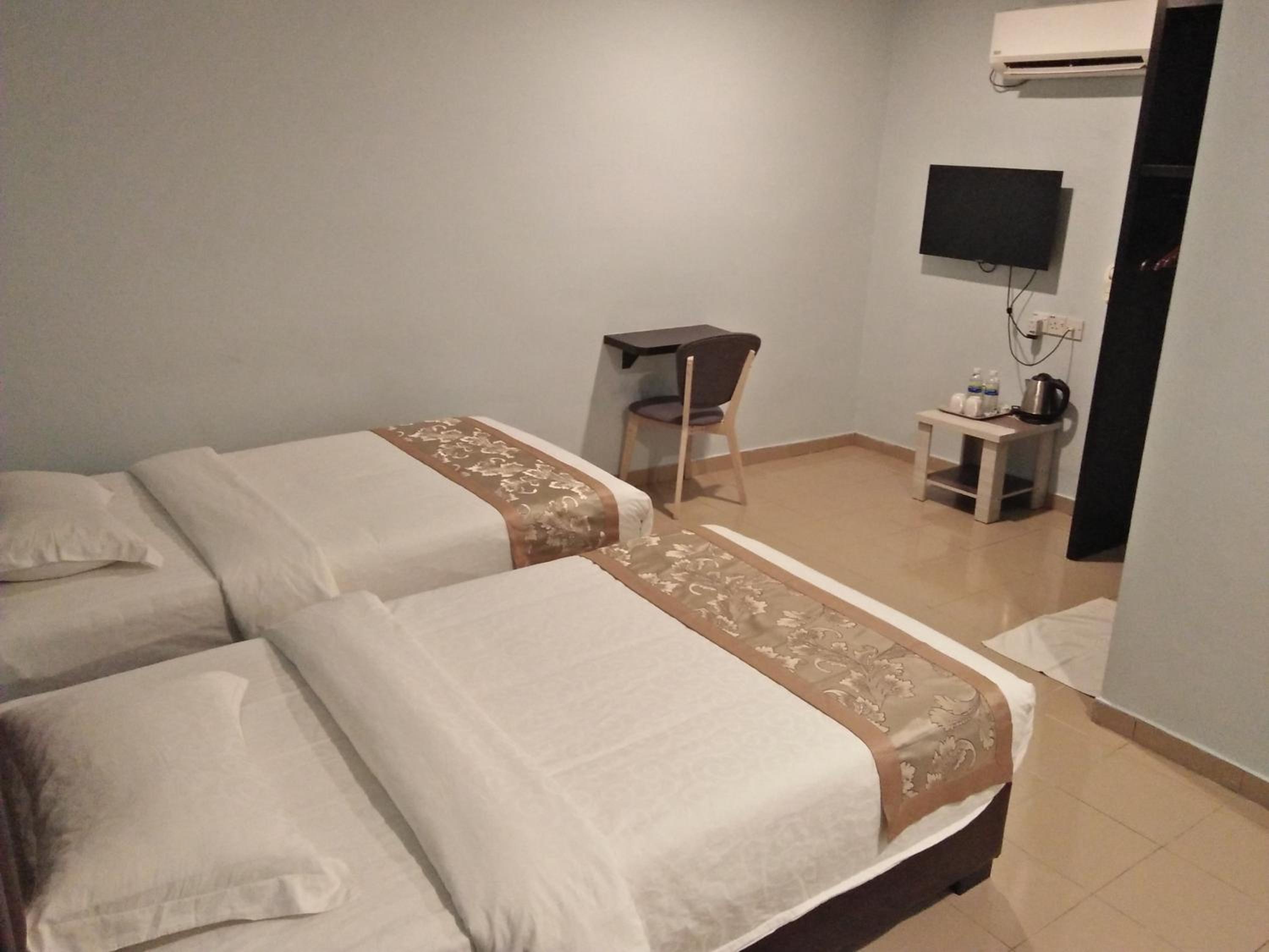 Standard Twin Room photo 2