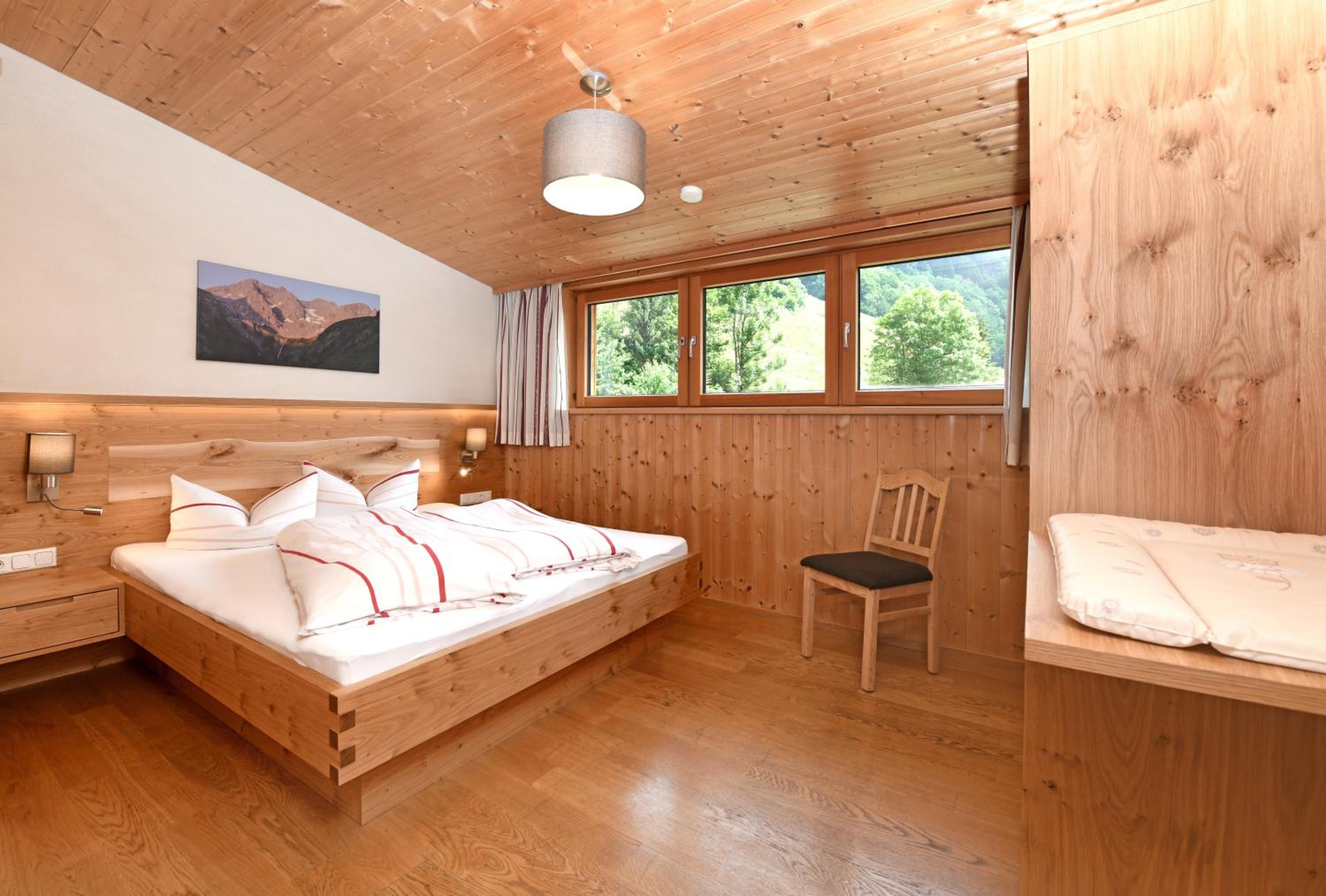 Two-Bedroom Apartment (5 Adults)