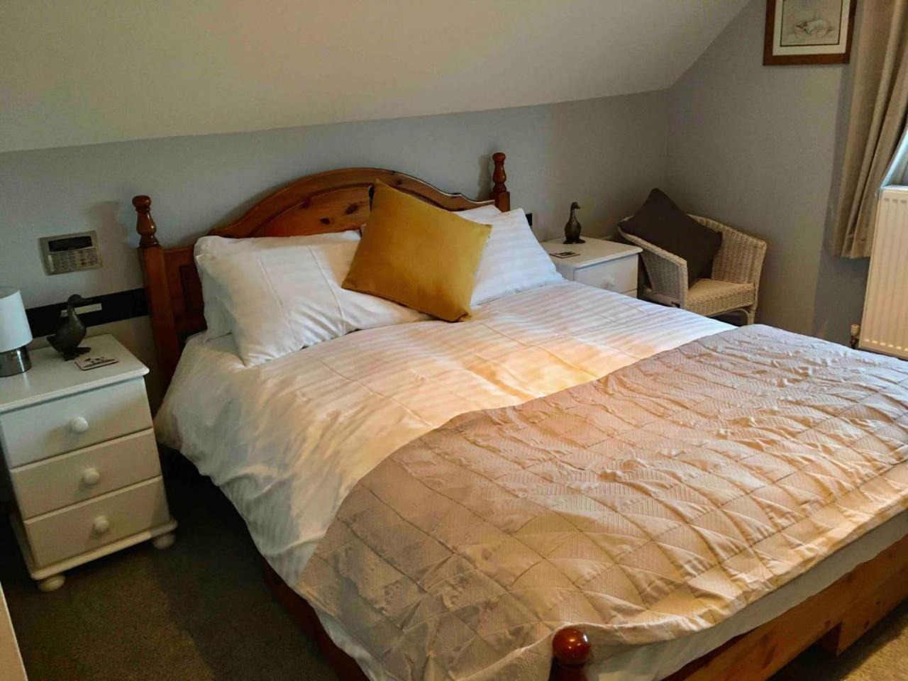 One-Bedroom Apartment - Photo 3