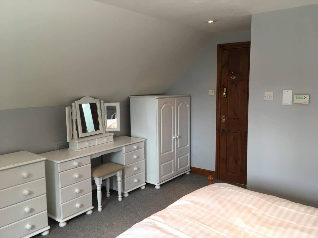 One-Bedroom Apartment - Photo 10