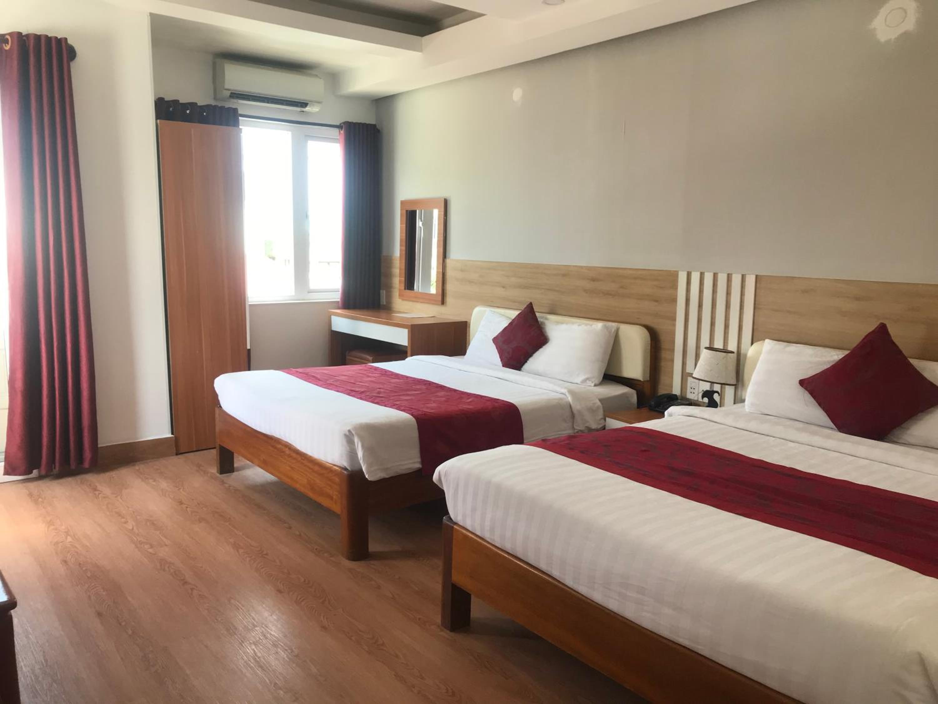 Quadruple Room with Balcony photo 3
