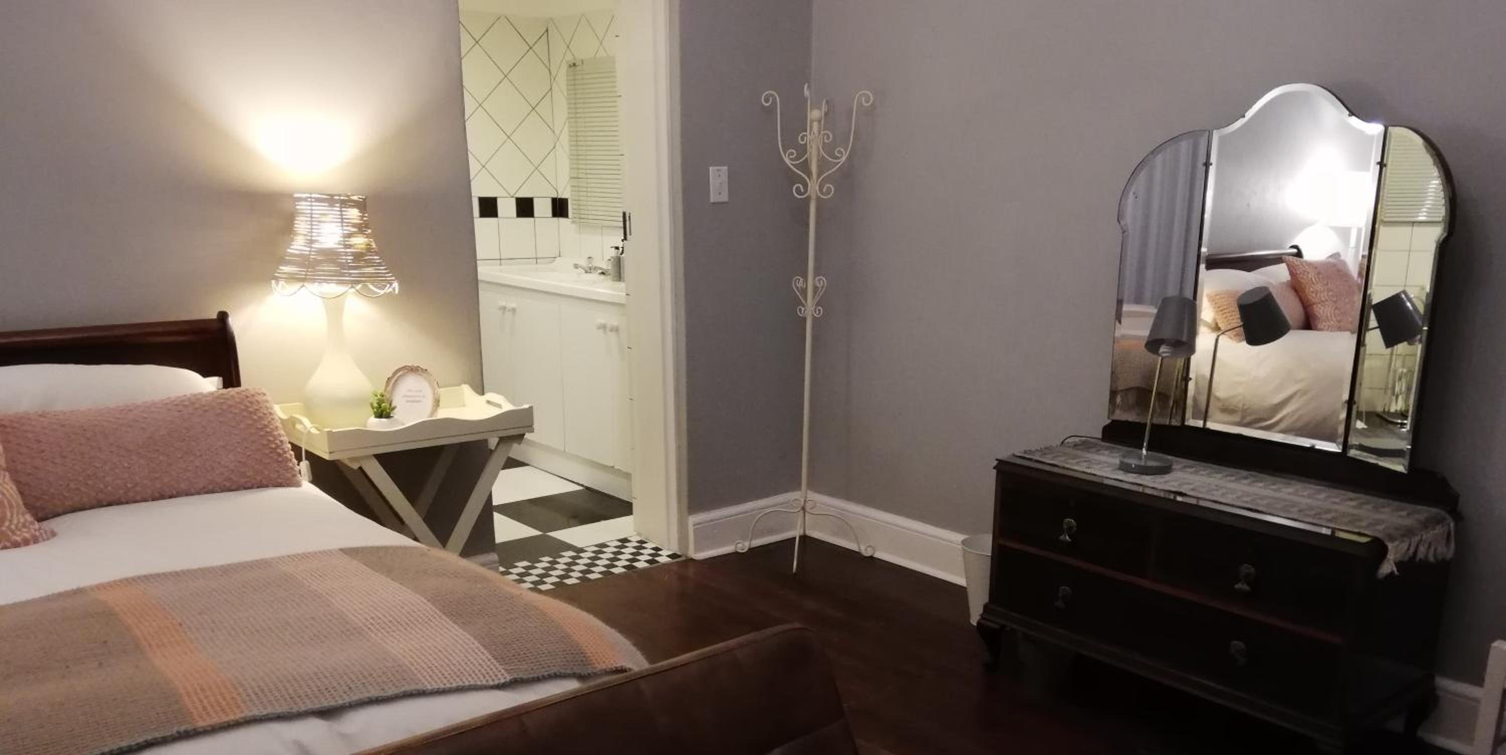  Double Room - Not Pet Friendly - Photo 1
