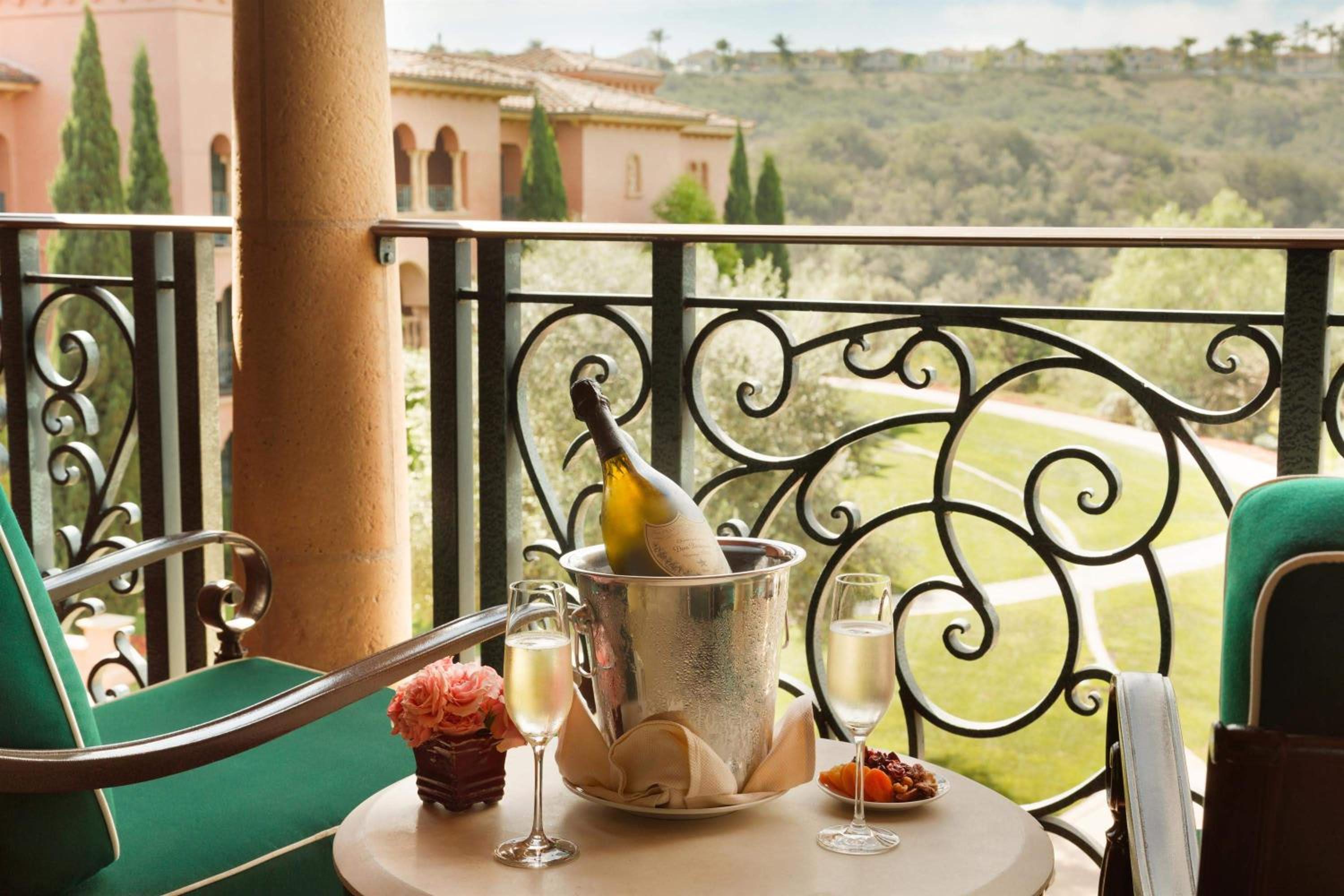 Deluxe Queen Veranda with Two Queen Beds, Balcony or Terrace and Resort Views - Photo 4