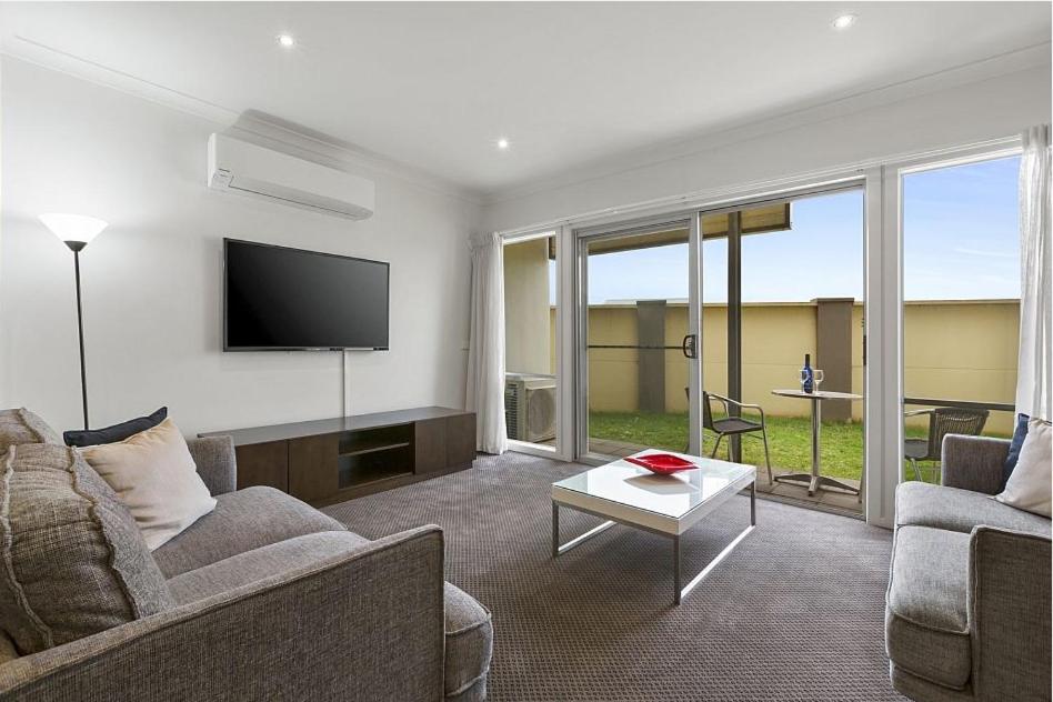 Two-Bedroom Apartment - Photo 5
