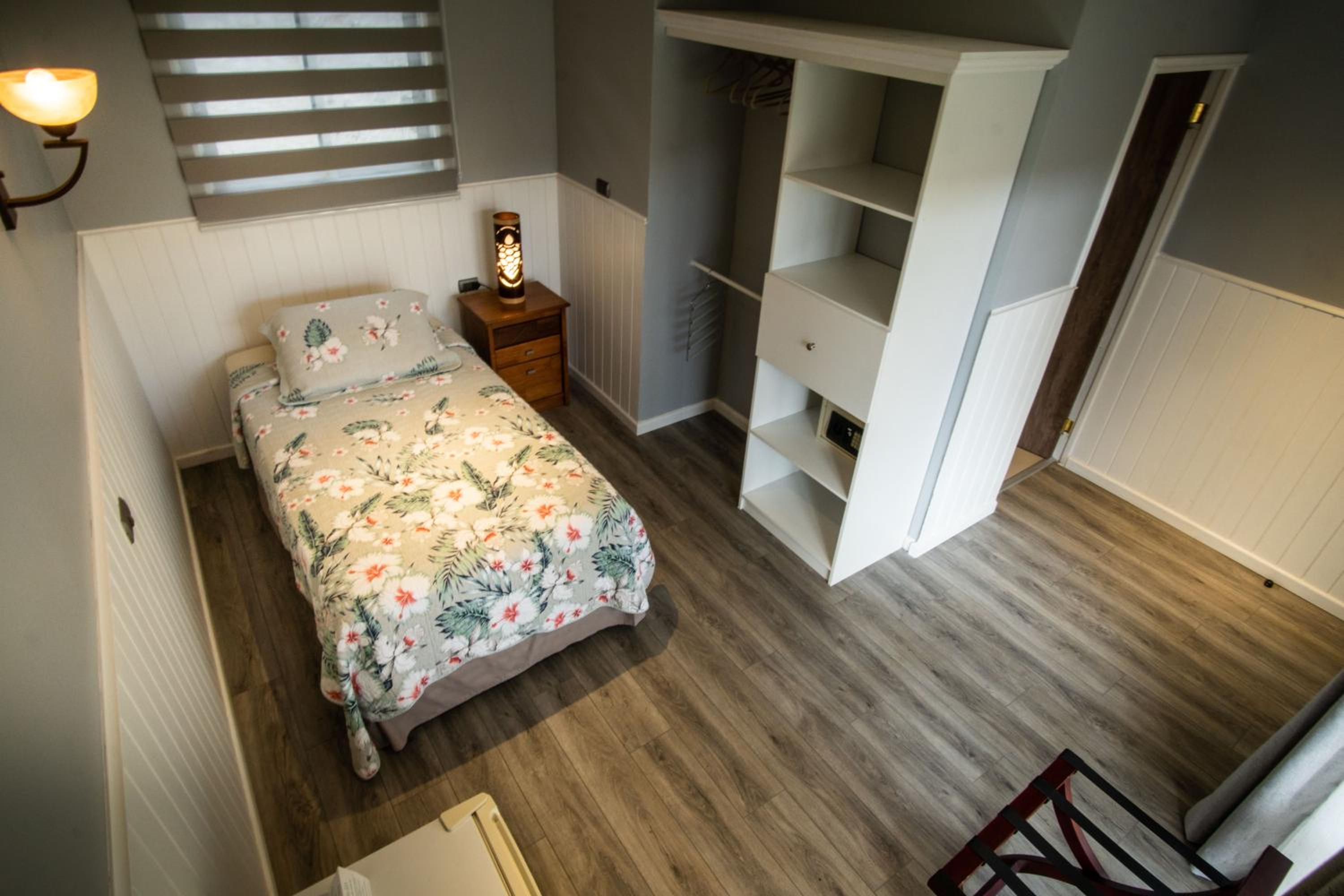 Single Room photo 2