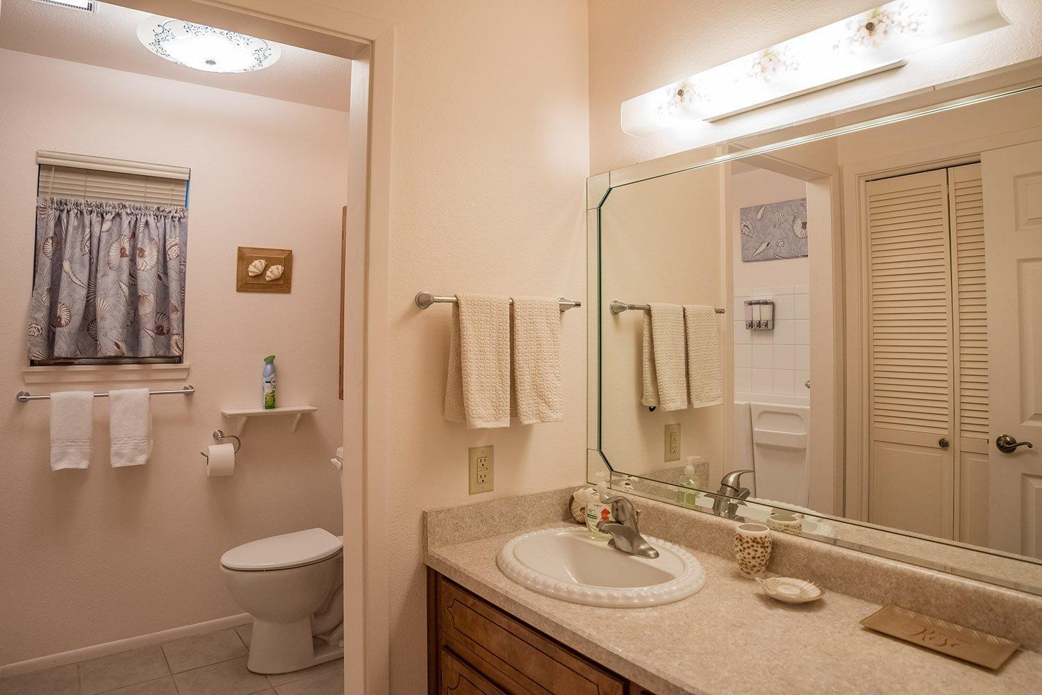 Two-Bedroom House - Photo 10