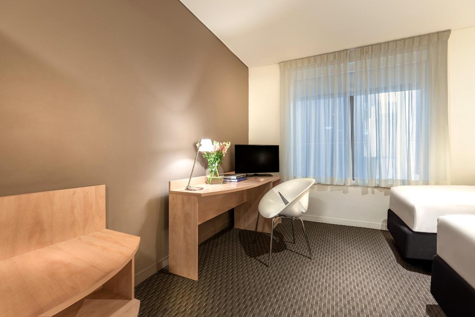 Standard Twin Room - Photo 4