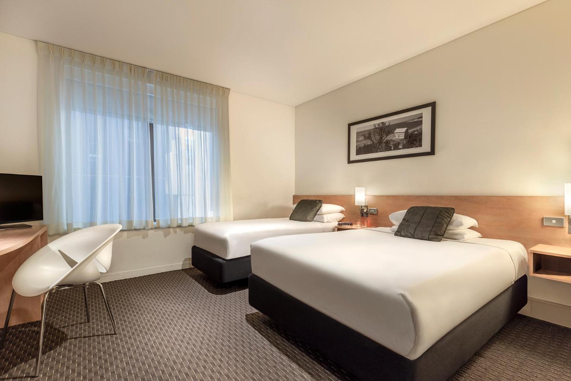 Standard Twin Room - Photo 8
