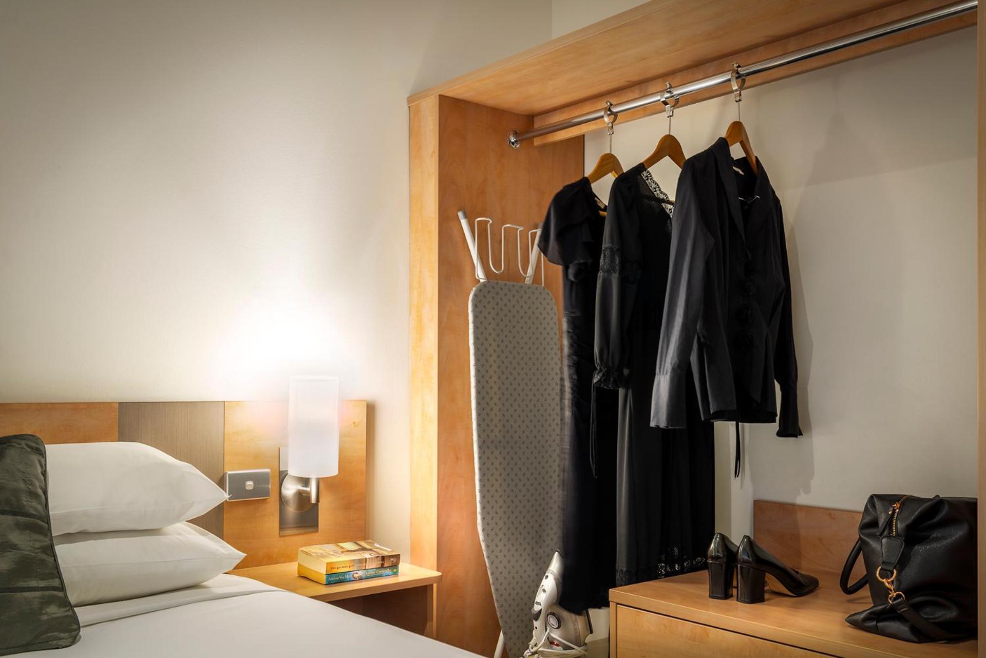 One-Bedroom Apartment - Photo 12