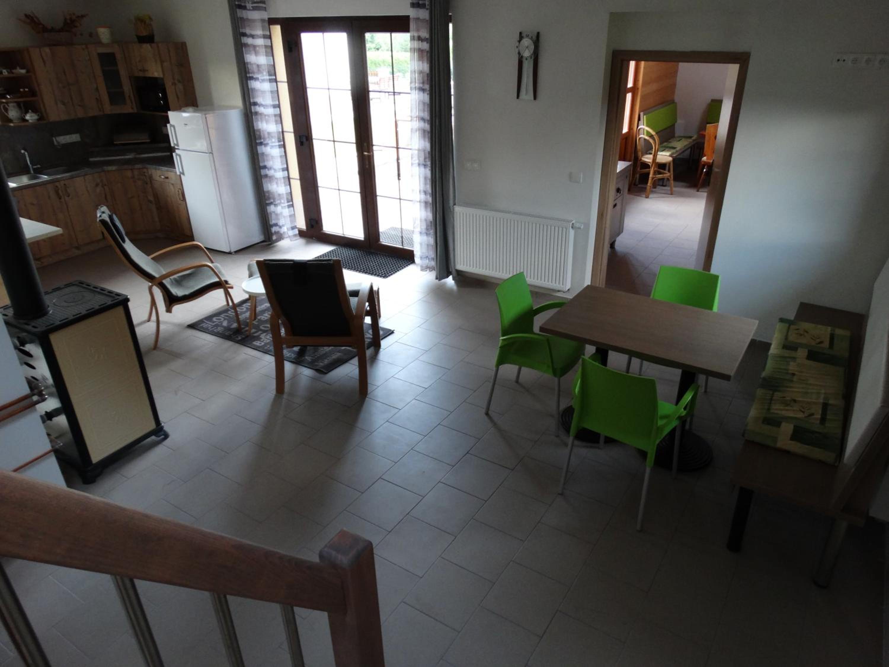 Five-Bedroom House photo 3