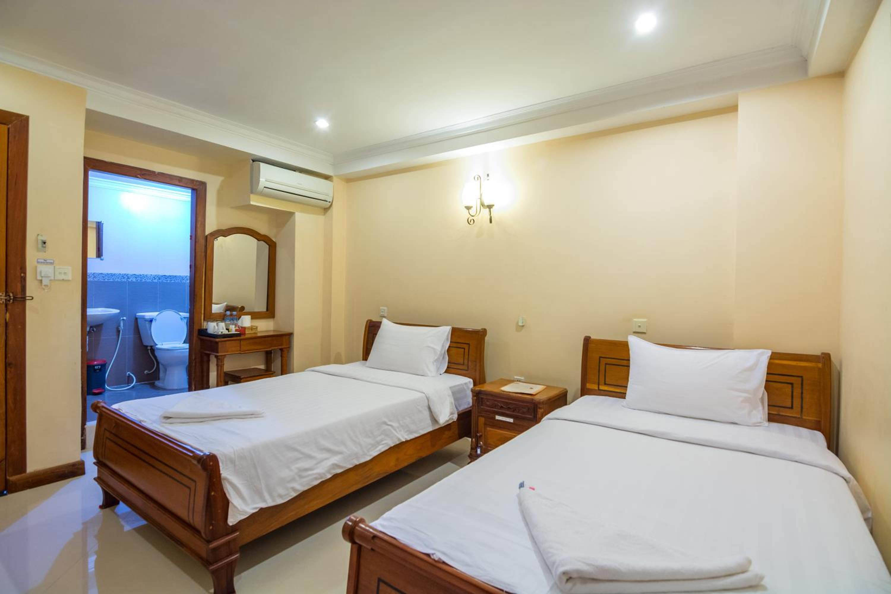 Deluxe Twin Room - Photo 2